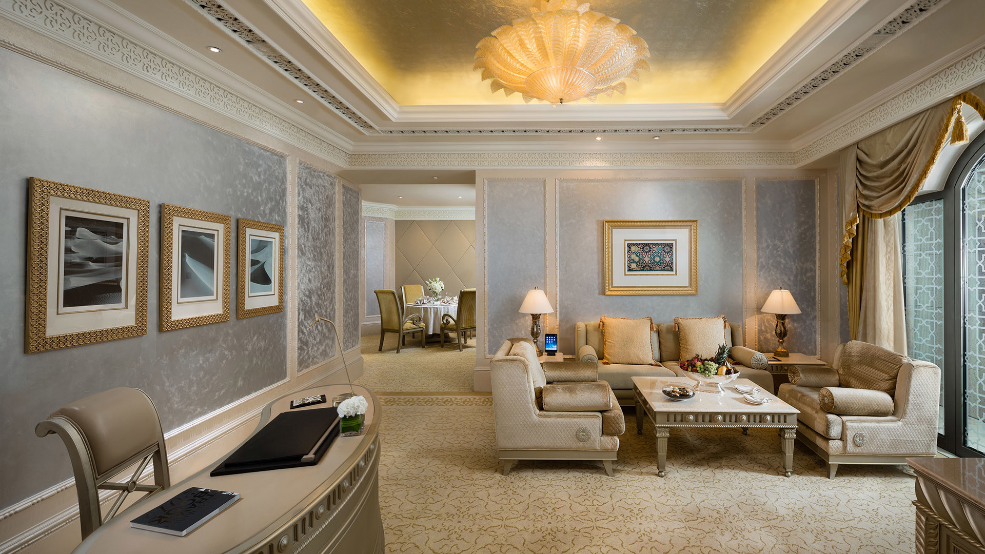 Arab Emirates, Abu Dhabi, The Emirates Palace, Deluxe Suite Lounge