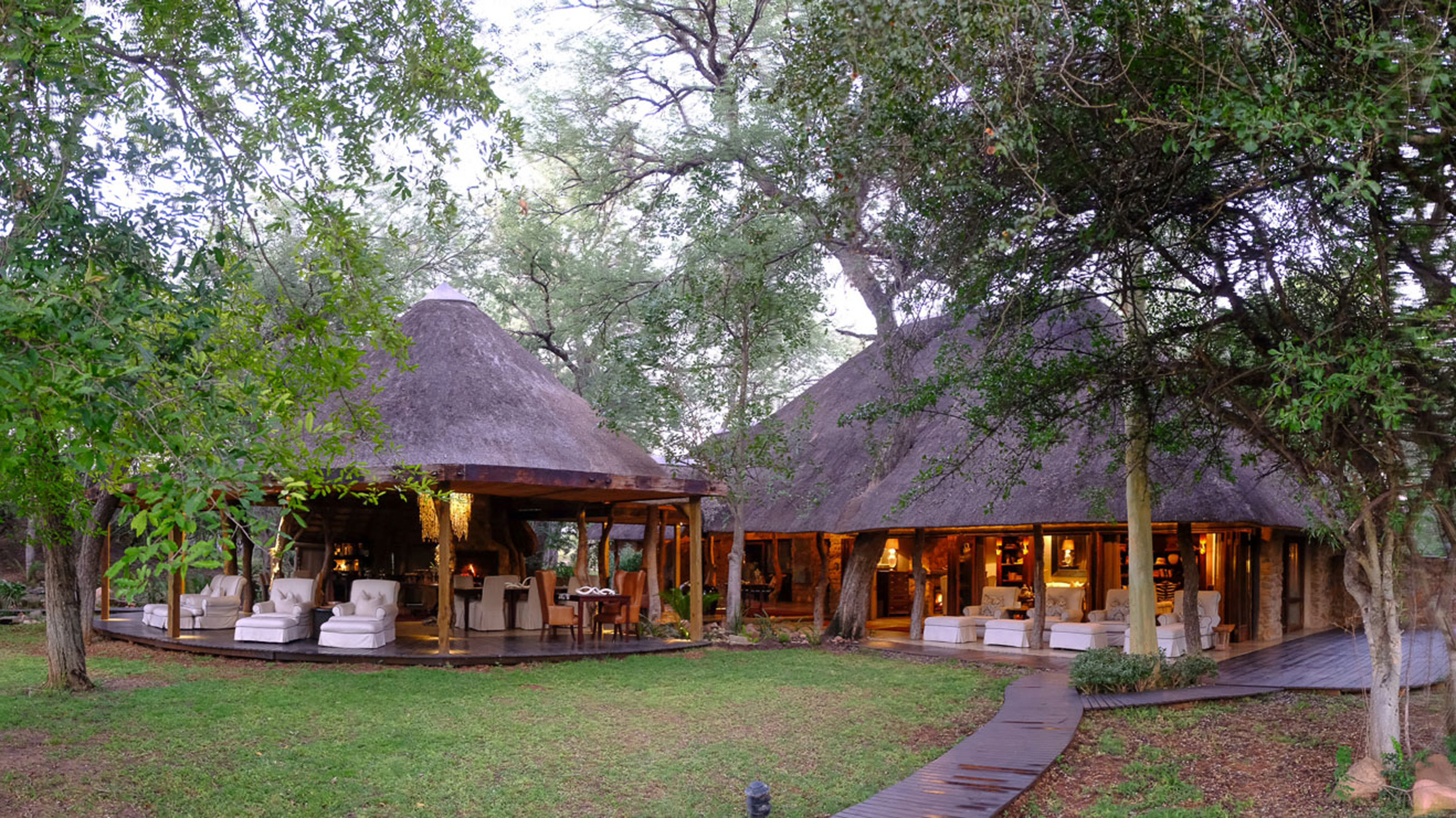  Africa, South Africa, Dulini, Lodge Exterior