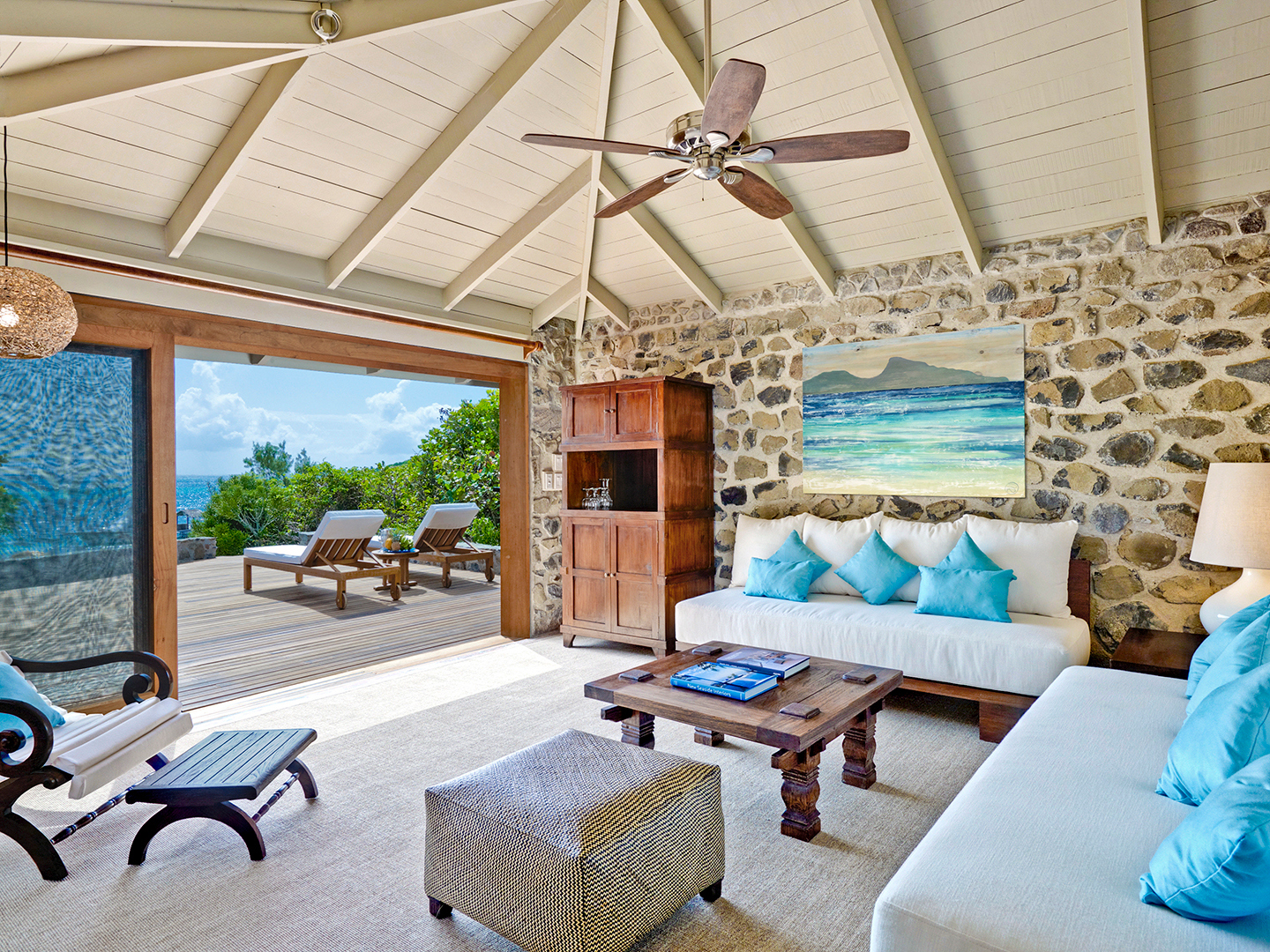 Caribbean, St Vincent & The Grenadines, Petit St Vincent, Living room