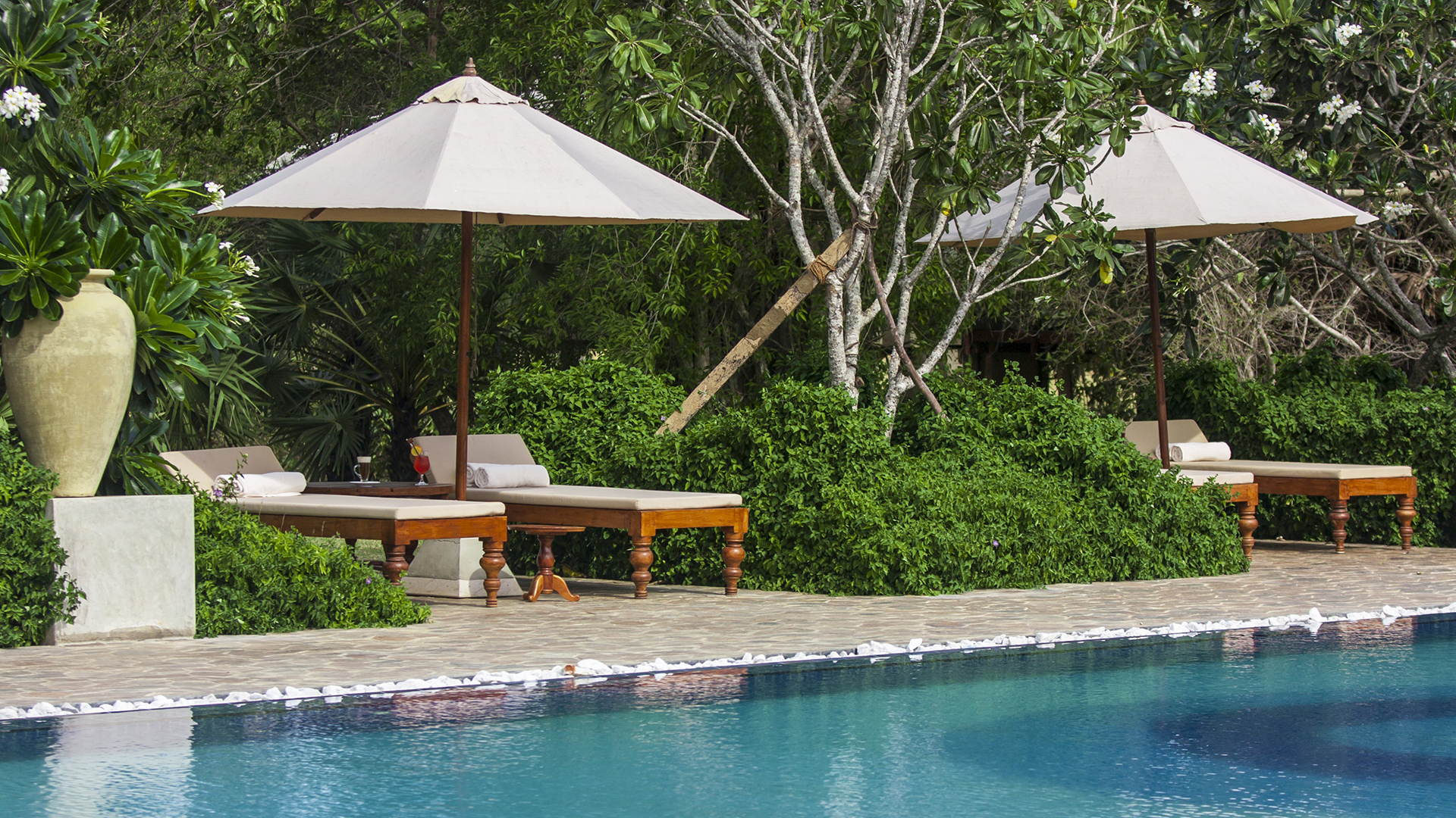 Worldwide, Sri Lanka, Ulagalla by Uga Escapes, Shade by the pool