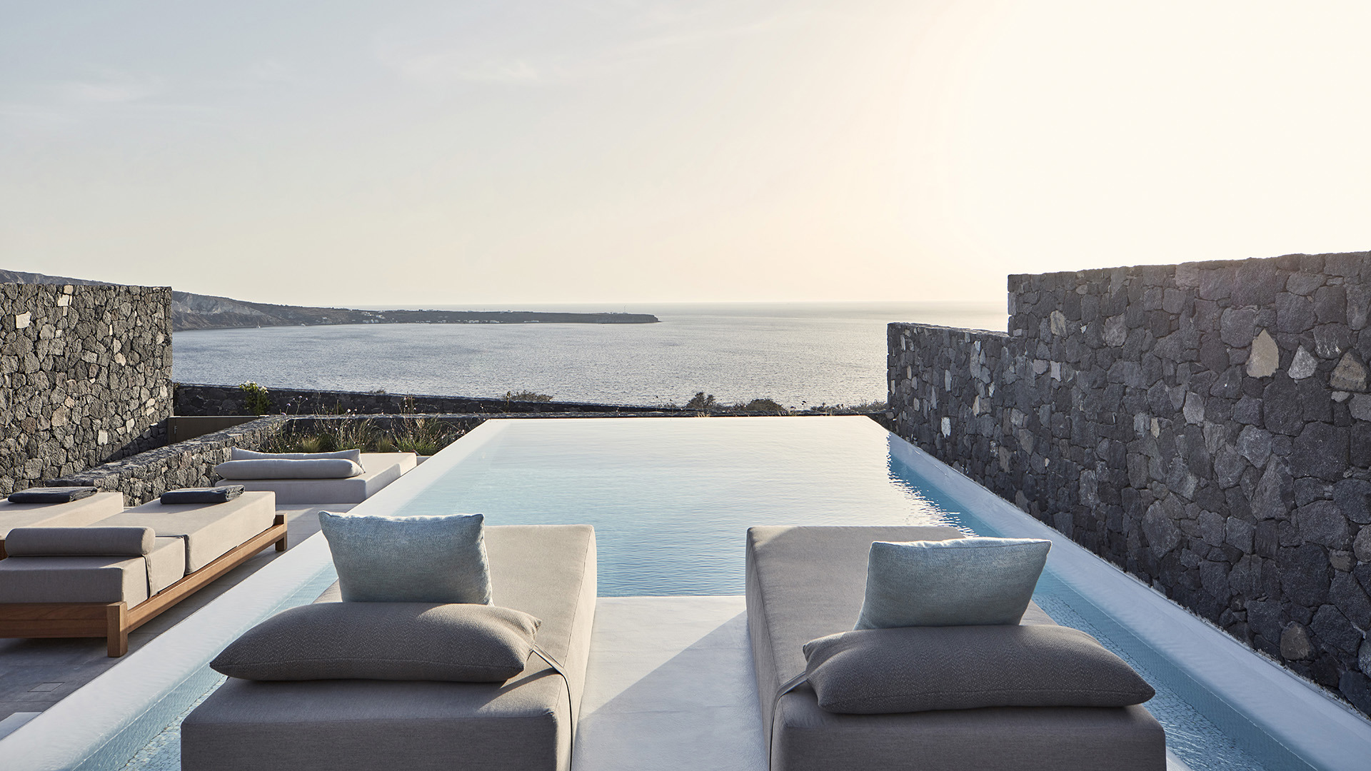 Europe, Greece, Santorini, Canaves Oia Epitome, Relaxation