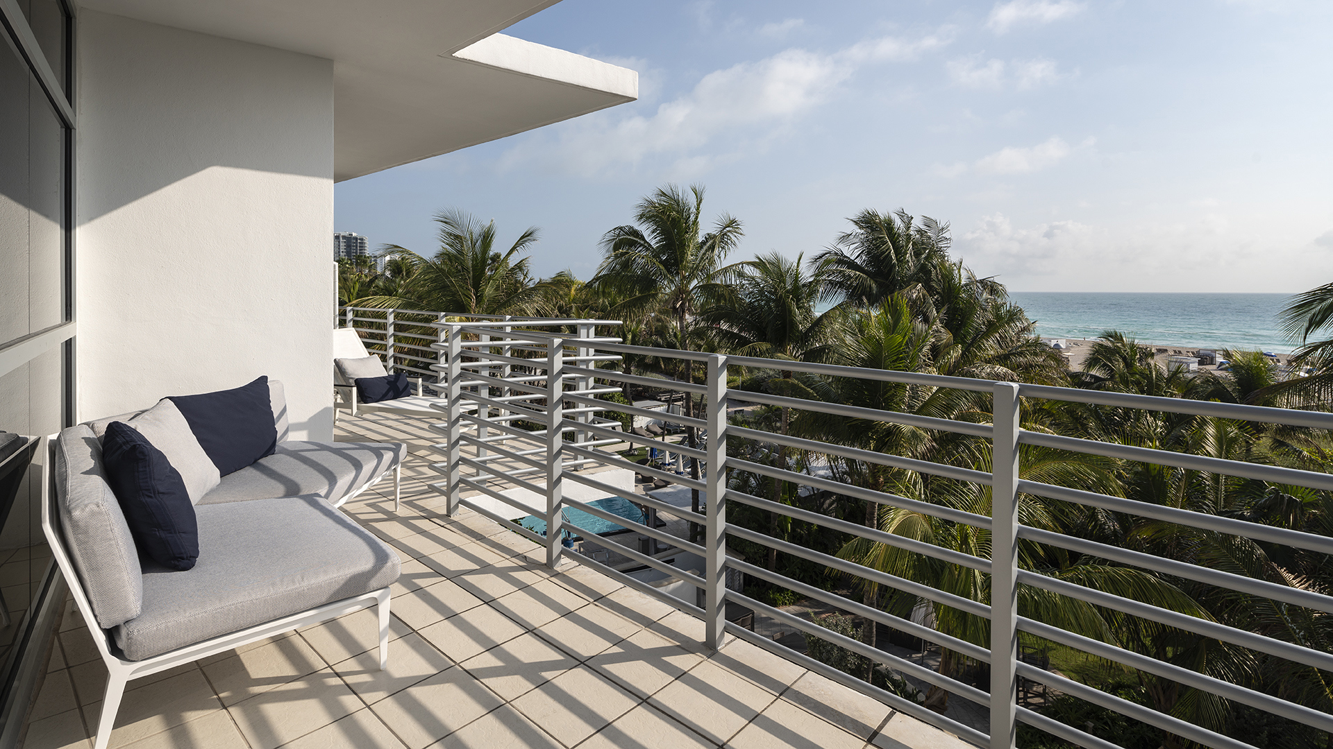  North America & Canada, Florida, Ritz-Carlton South Beach, Oceanfront Lanai Suite Balcony