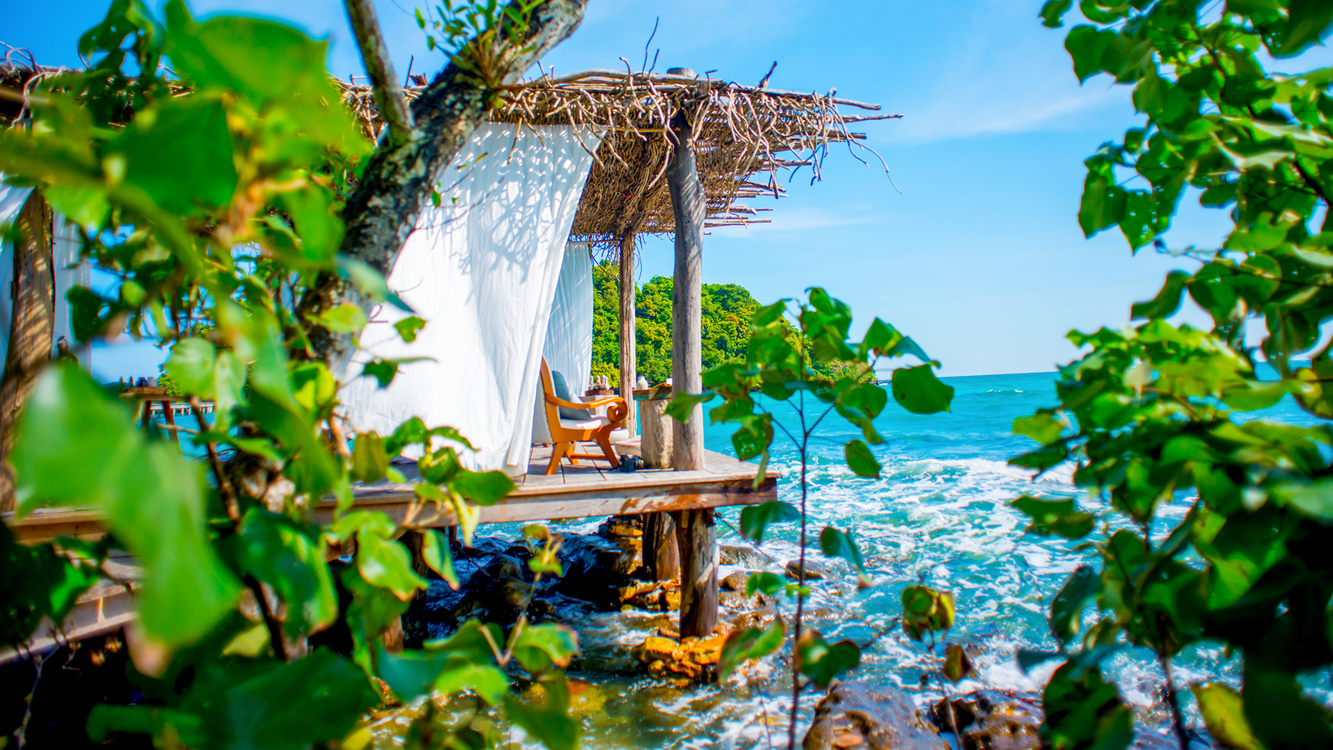  Worldwide, Cambodia, Song Saa Private Island, Outdoor spa area