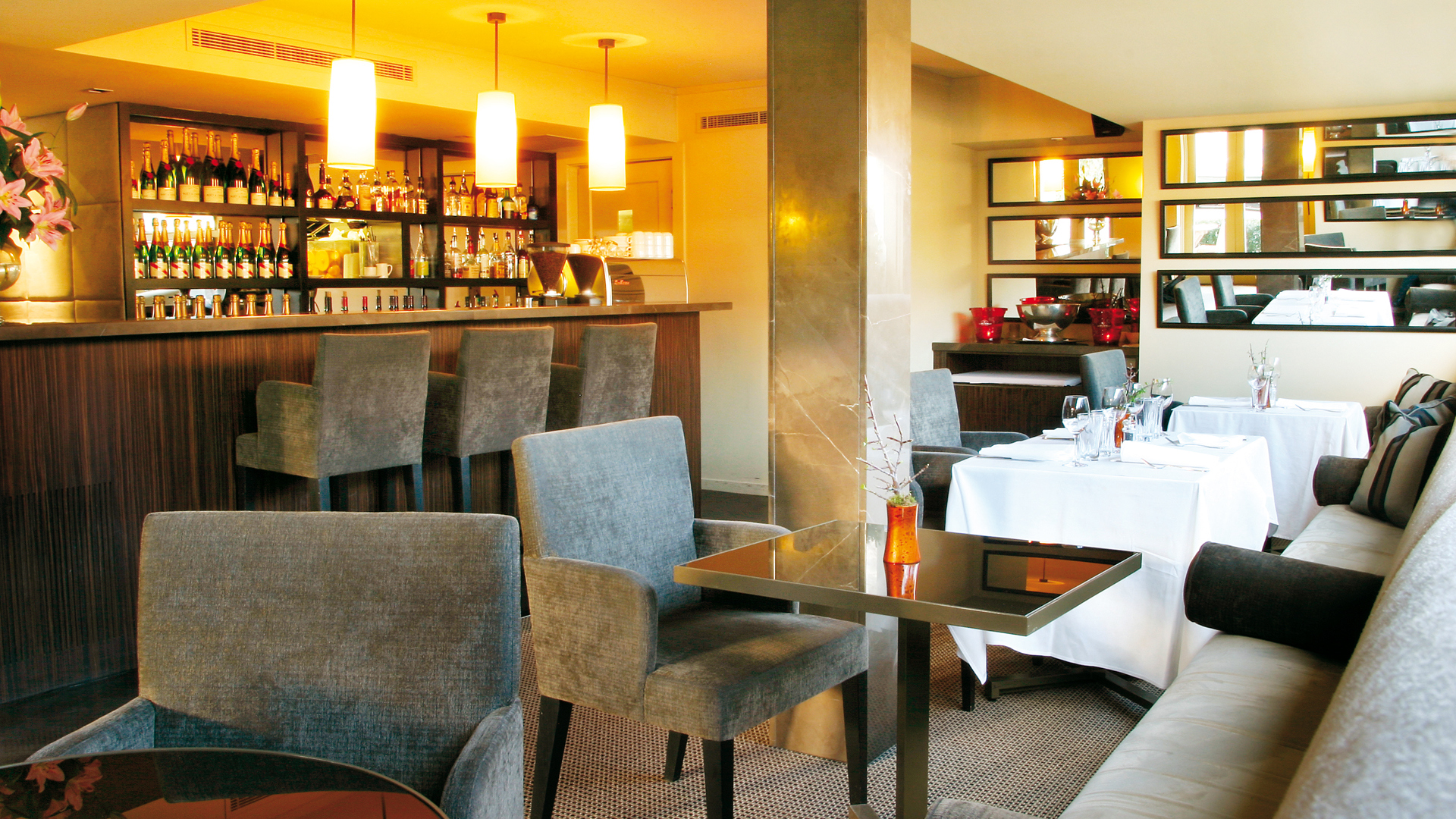 Worldwide, Australia, Lyall hotel, Bar