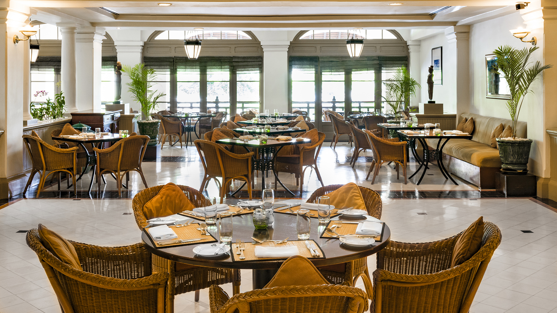  Worldwide, Cambodia, Raffles Hotel Le Royal, Cafe Monivong