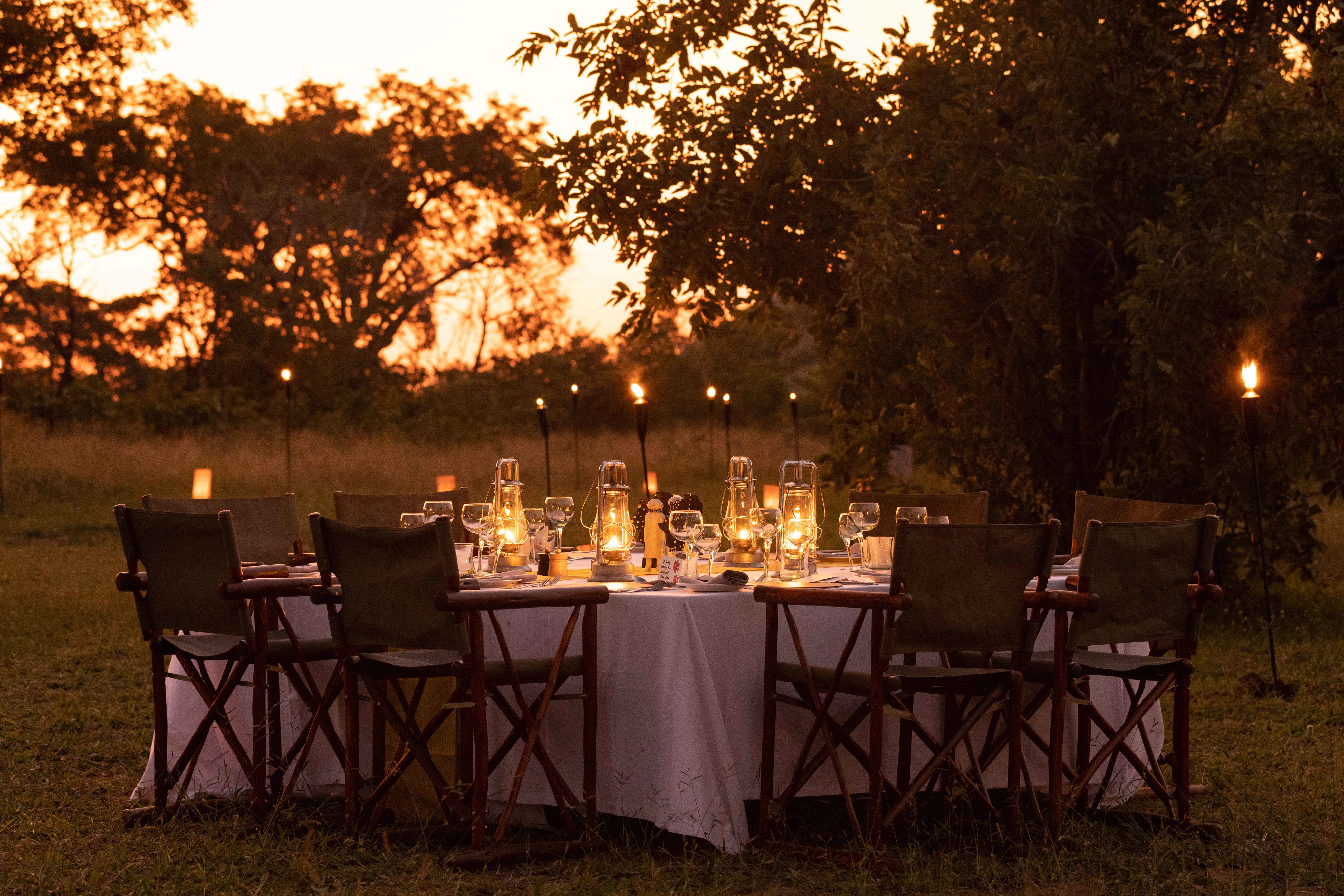  Africa, South Africa, Ulusaba Rock Lodge, Ulusaba Bush Dining
