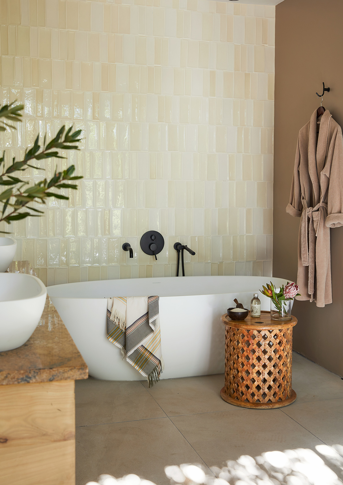 Africa, South Africa, Kwandwe Private Game Reserve, Ecca Lodge, bathroom 