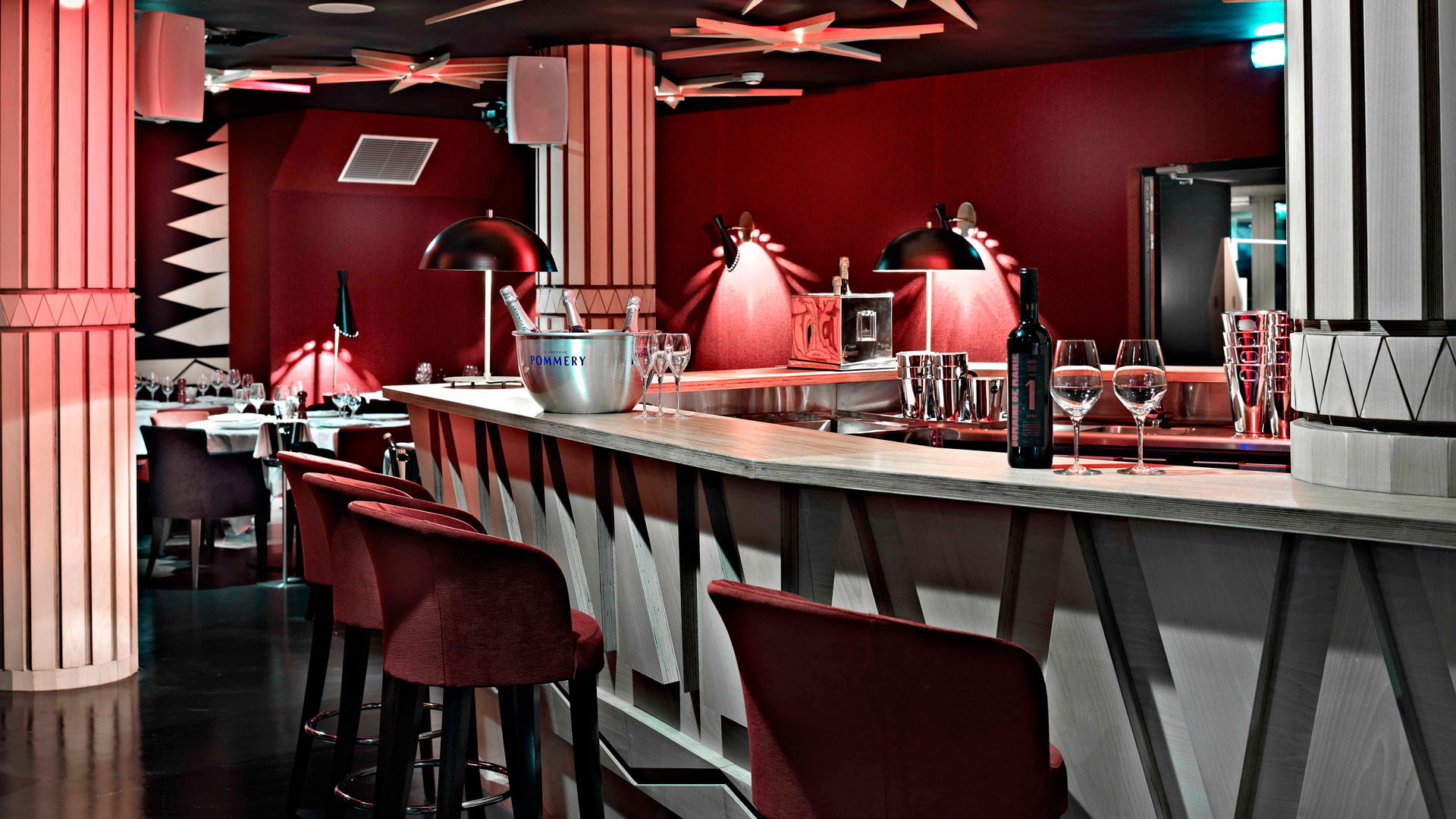 Ski & Snow, The Three Valleys, France, Altapura, Les Enfants Terribles bar