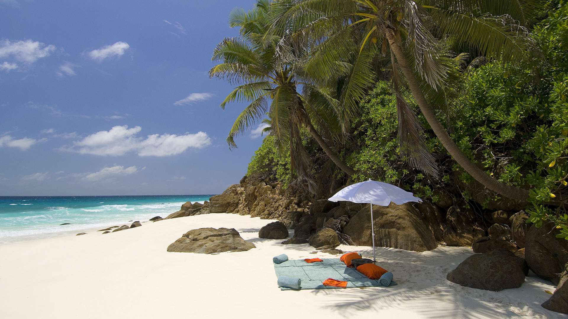 Indian ocean, Seychelles, North island, Beach