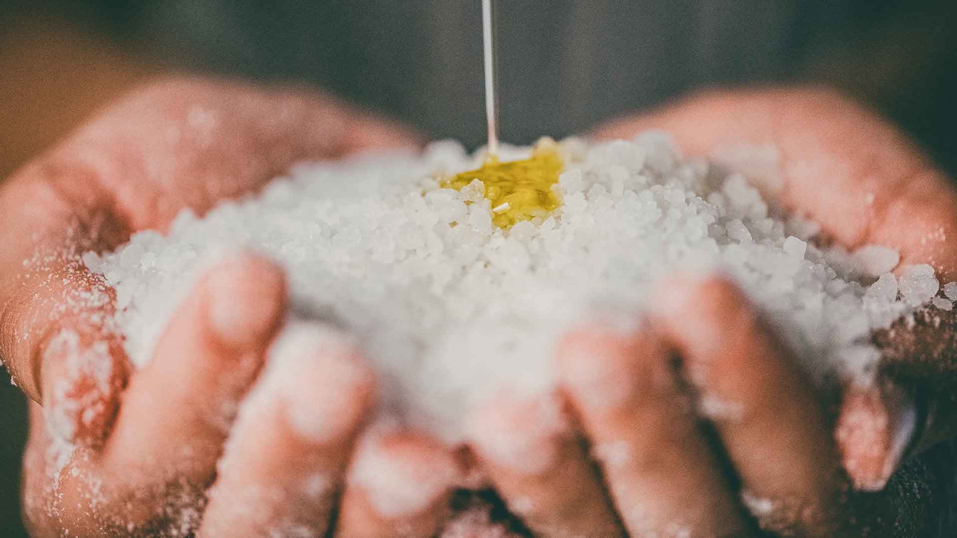 Europe, Italy, Borgo Egnazia, Spa Scrub