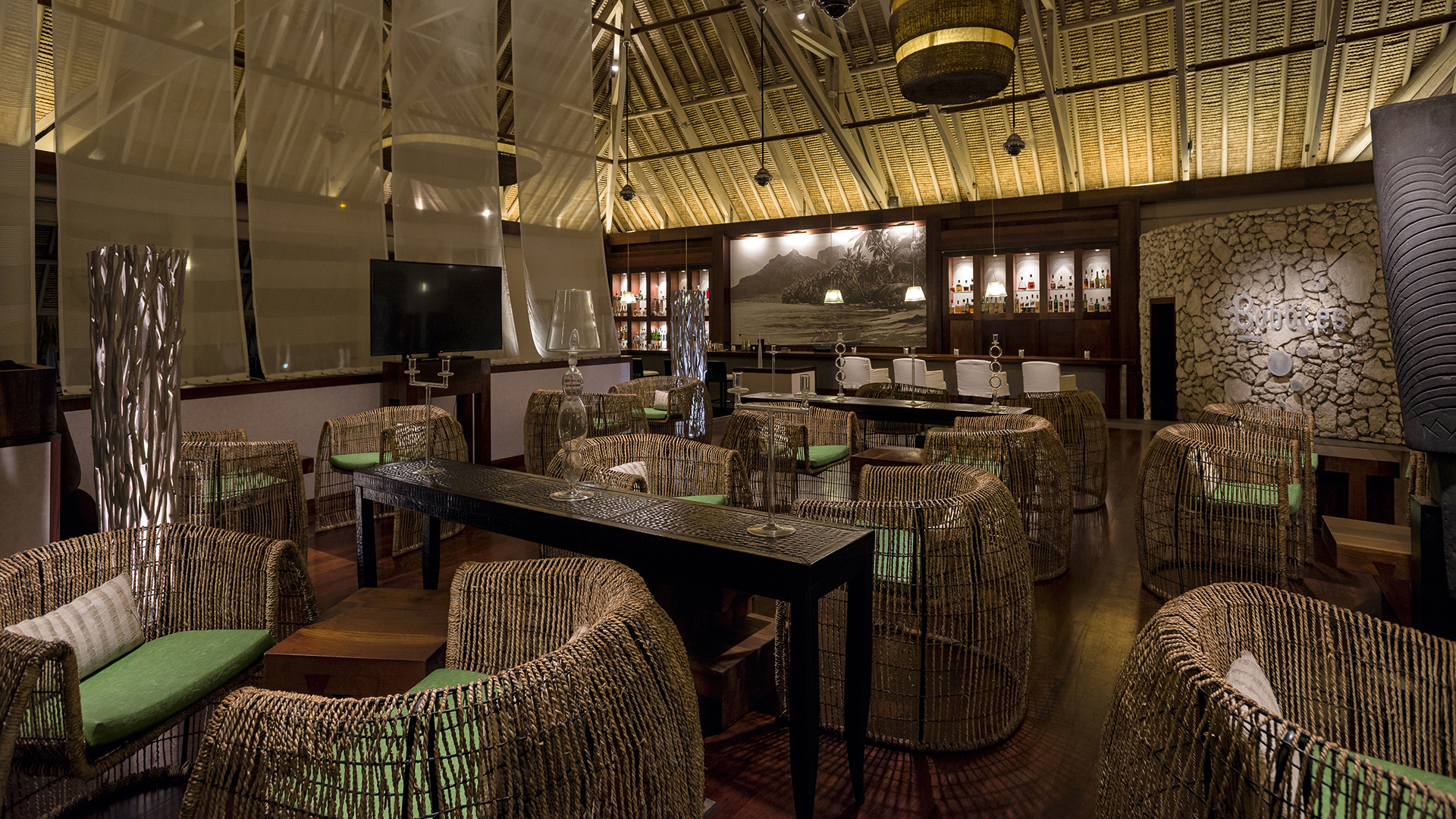  Worldwide, French Polynesia, Intercontinental Bora Bora Resort Thalasso Spa, Bubbles Bar