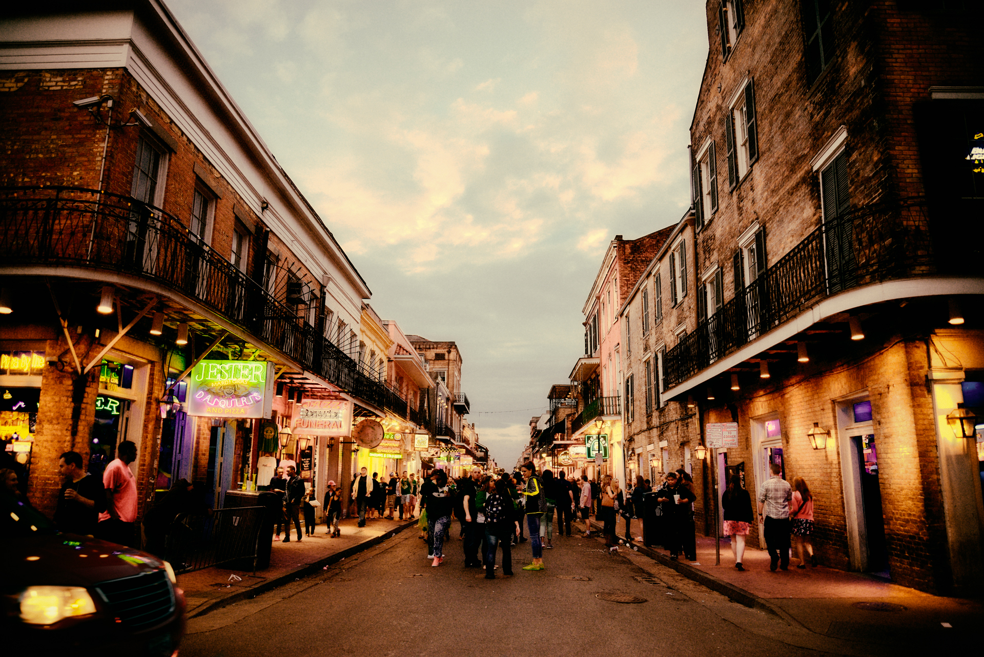 A busy Mardi Gras in Bourbon street