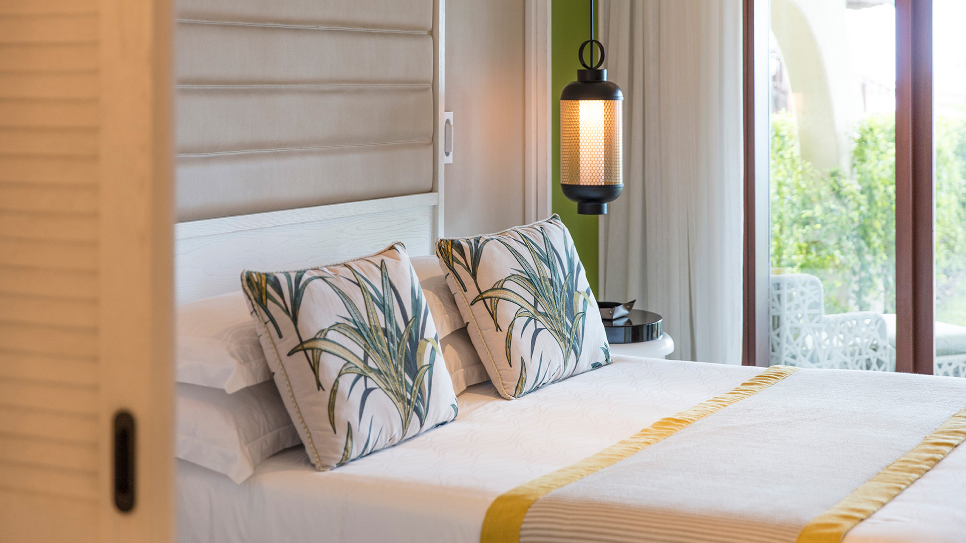 Indian Ocean & Arabia, Mauritius, Constance Belle Mare Plage, Deluxe Room Bedroom