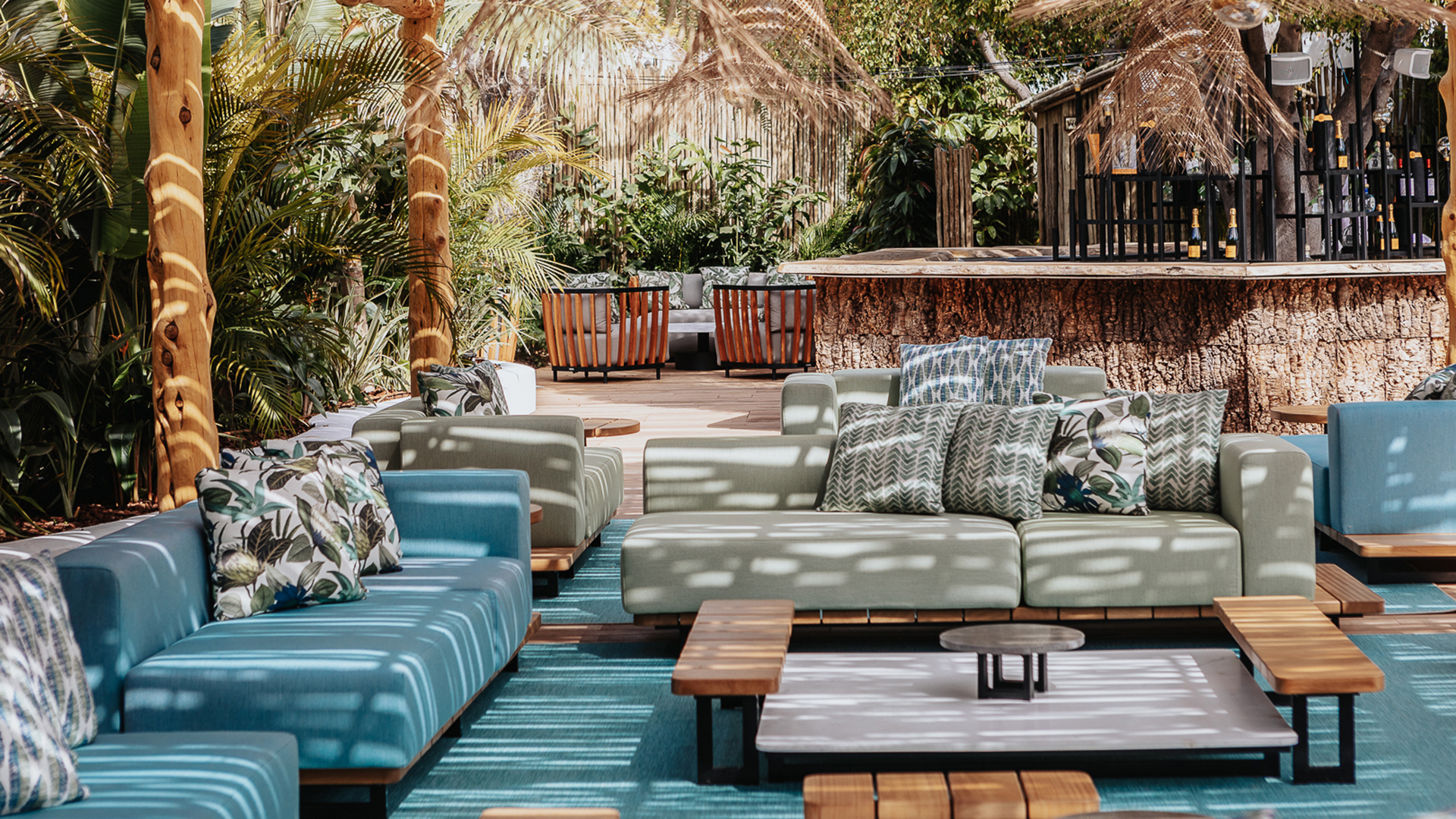 Europe, Spain, Costa del Sol, Puente Romano Beach Resort, La Concha Bar