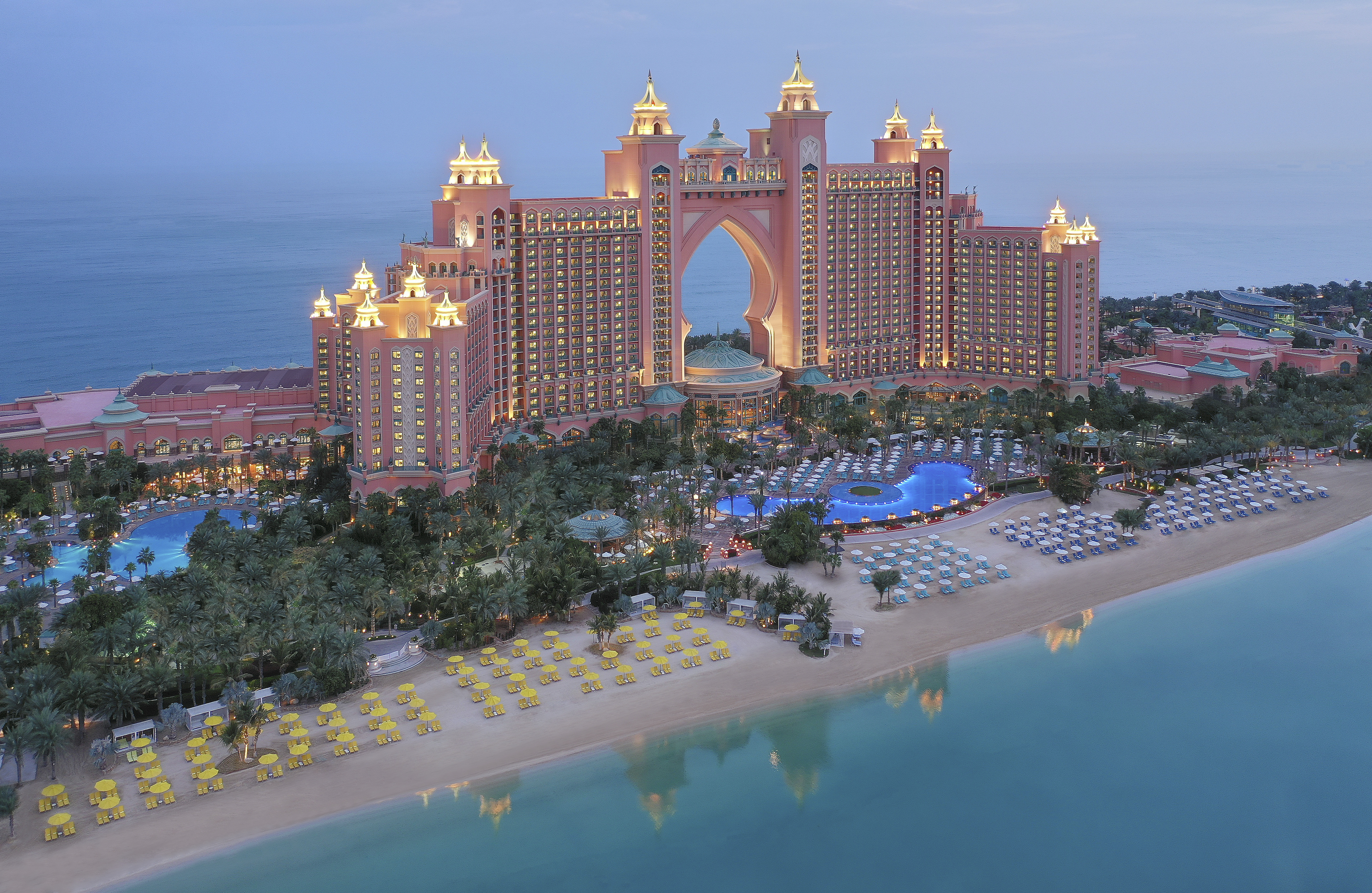 Arabia, Dubai, Atlantis The Palm, Exterior Twilight 