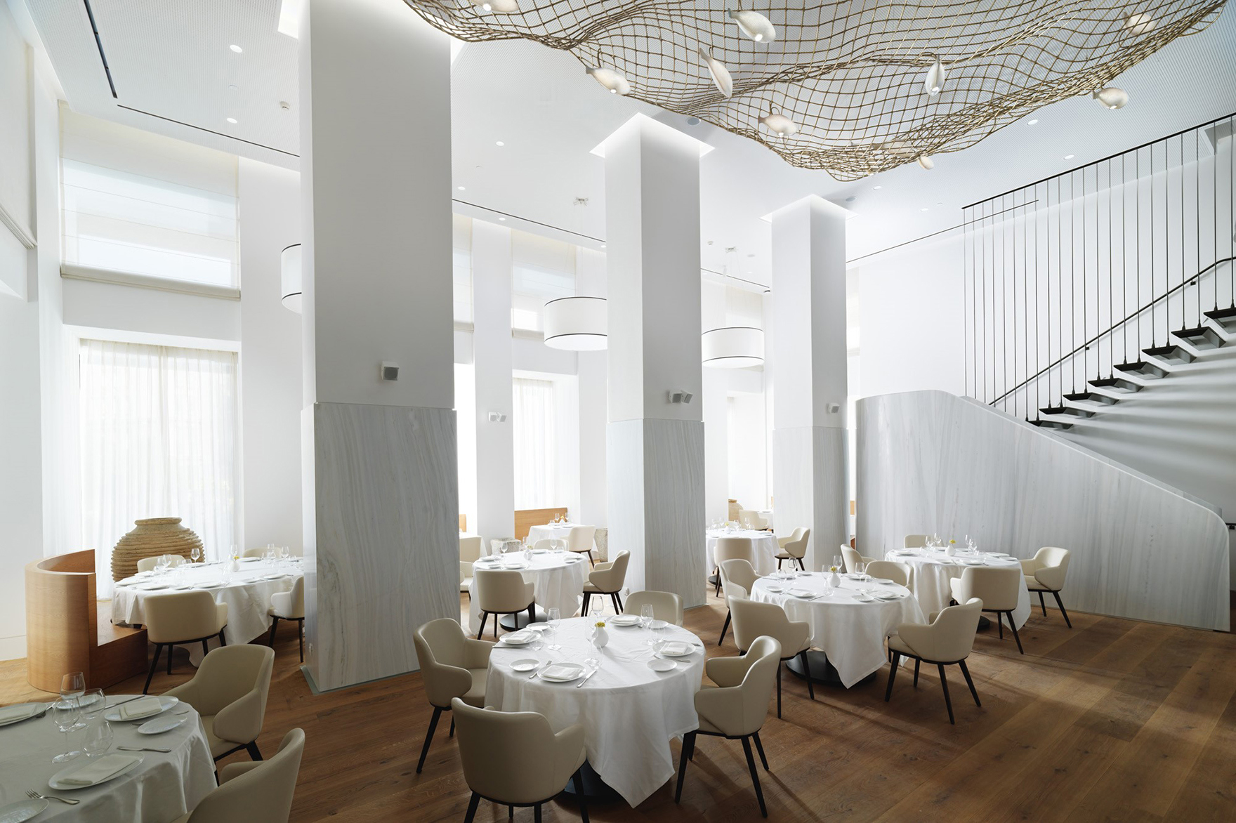 Europe, Greece, Athens, xenedocheio Milos, restaurant Estiatorio Milos