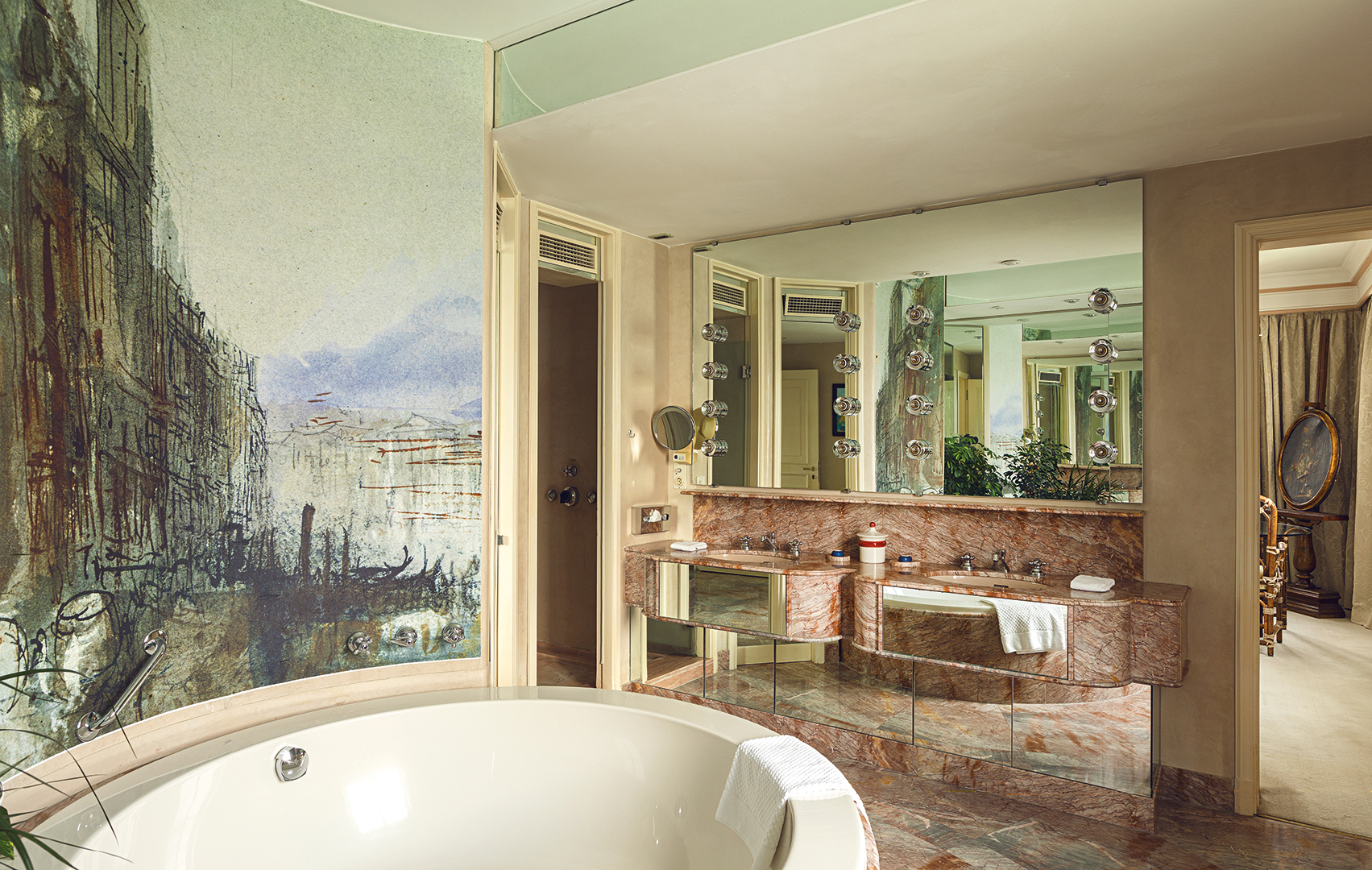 Europe, Italy, Venice, Hotel Cipriani, A Belmond Hotel, Venice, Bathroom with round bath