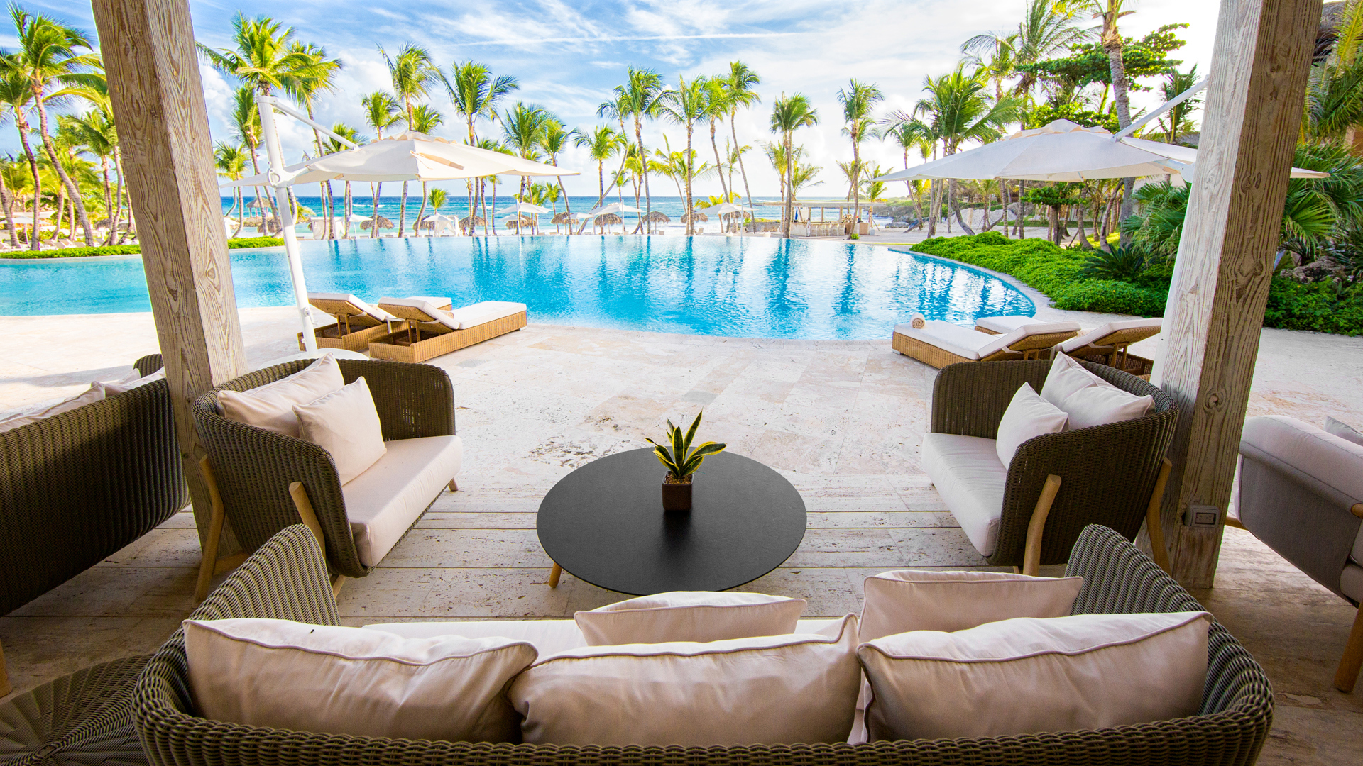 Caribbean, Dominican Republic, Eden Roc at Cap Cana, Blue Grill and Bar Terrace