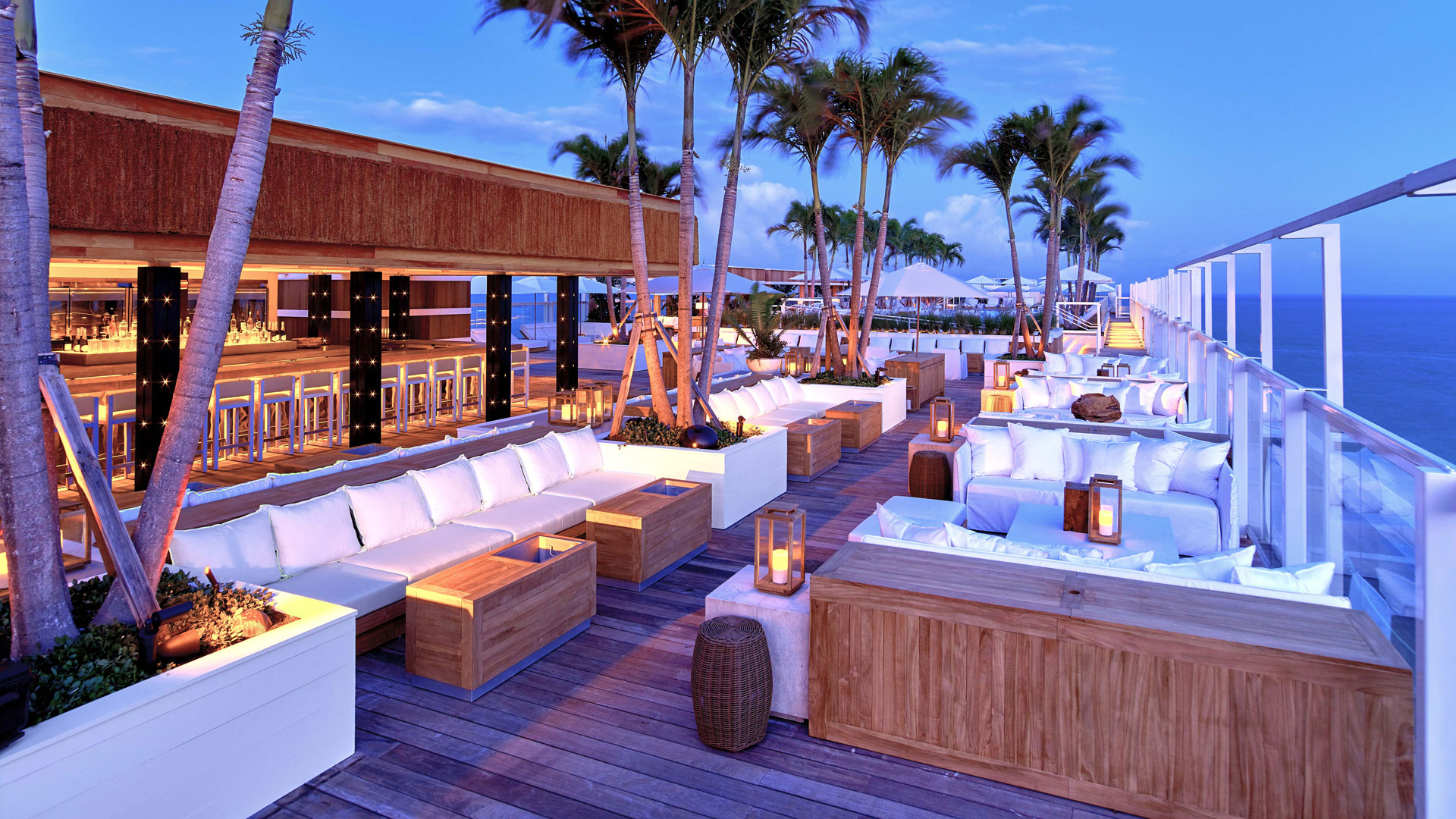 Rooftop Bar Lounge