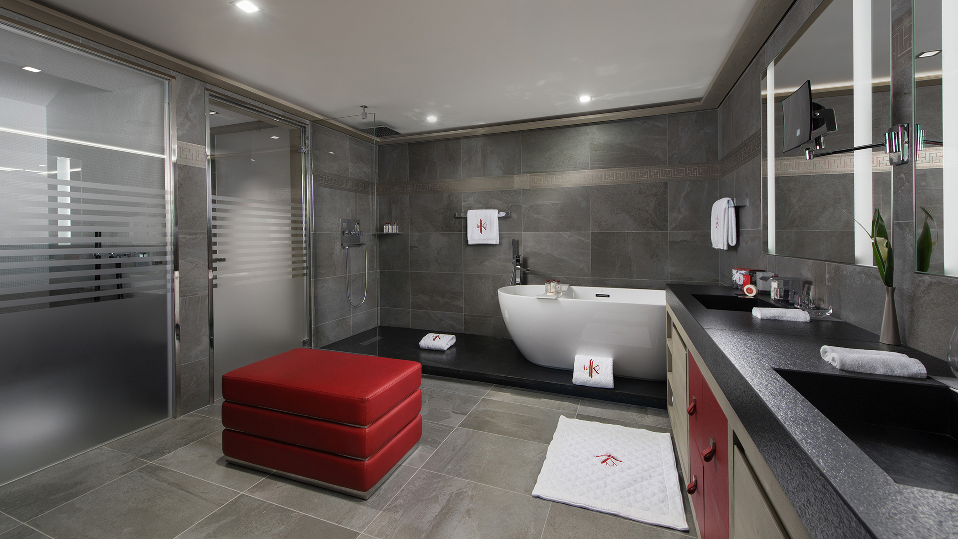 Europe Ski, France, K2 Palace, Bathroom