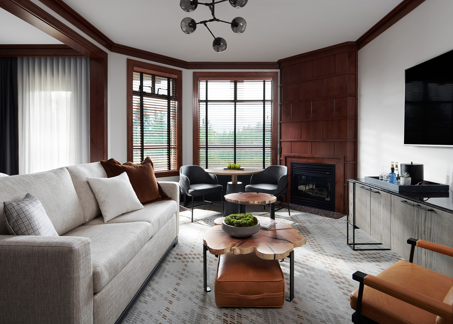 Canada Ski, Whistler, Four Seasons Resort and Residences Whistler, Bedroom suite lounge