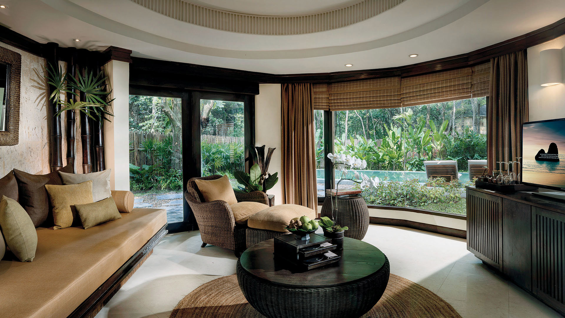  Indian Subcontinent, Far East & Australasia, Thailand, Rayavadee, Pool Pavilion living room