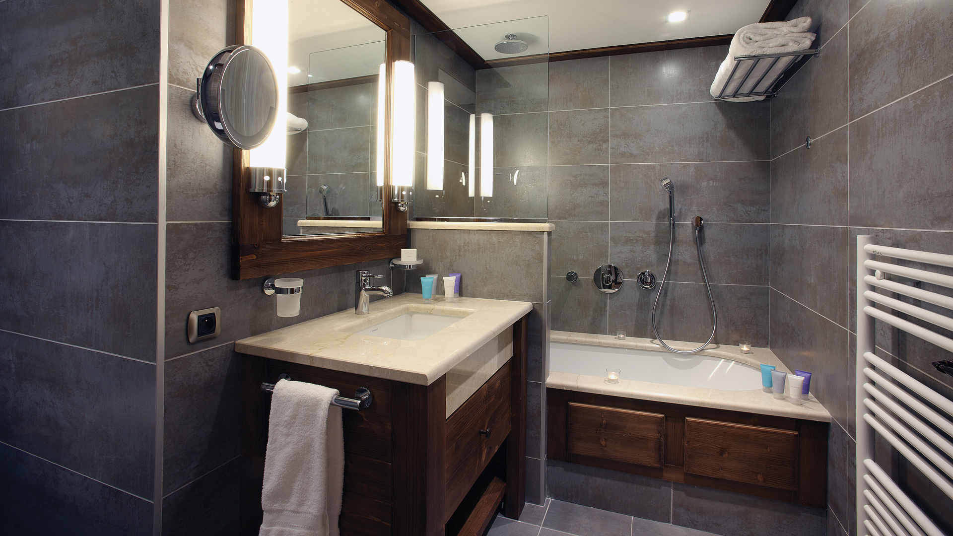 Ski & Snow, The Three Valleys, France, Portetta Hotel and Lofts, Loft bathroom