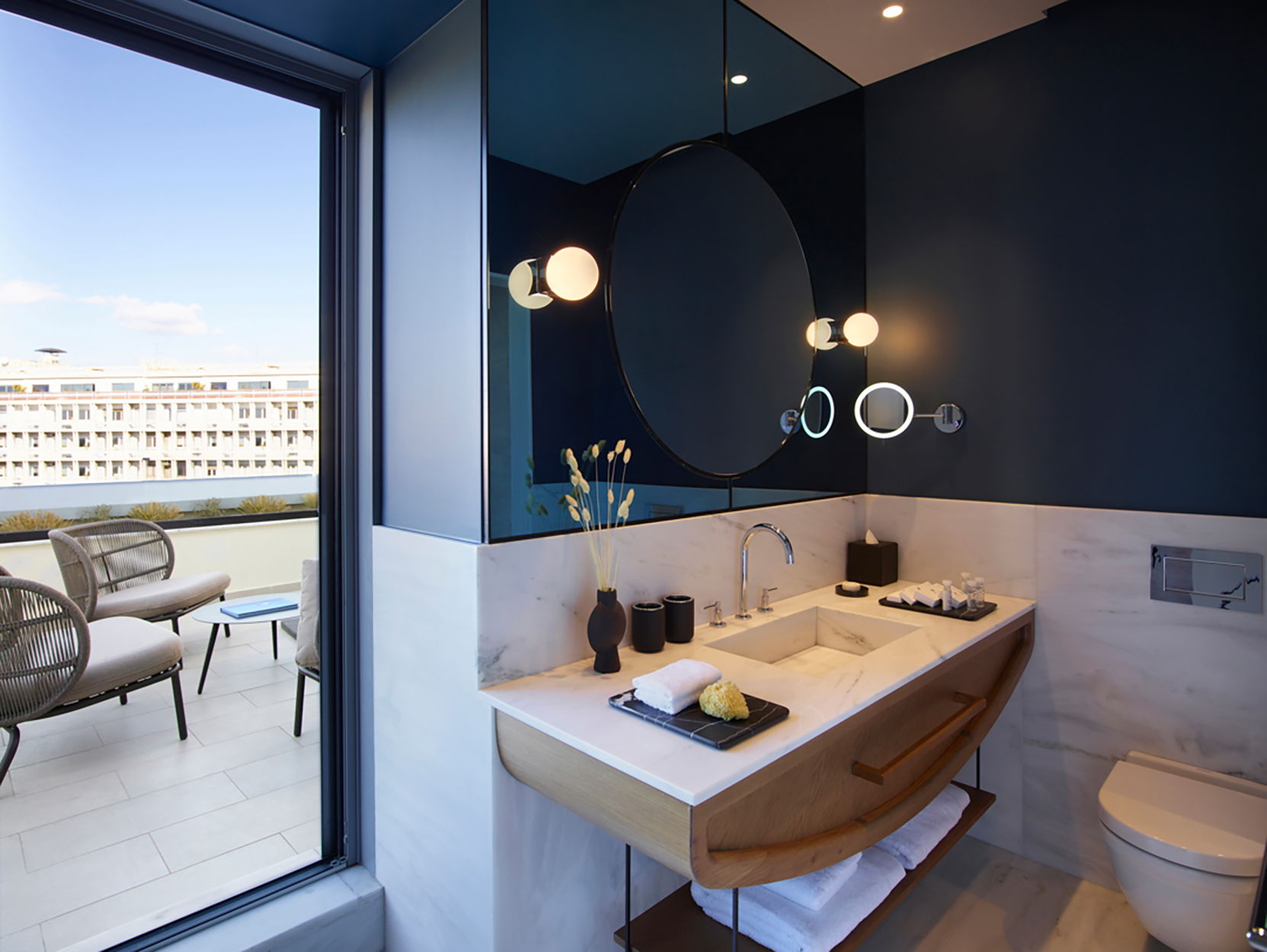 Europe, Greece, Athens, xenedocheio Milos, terrace room bathroom 