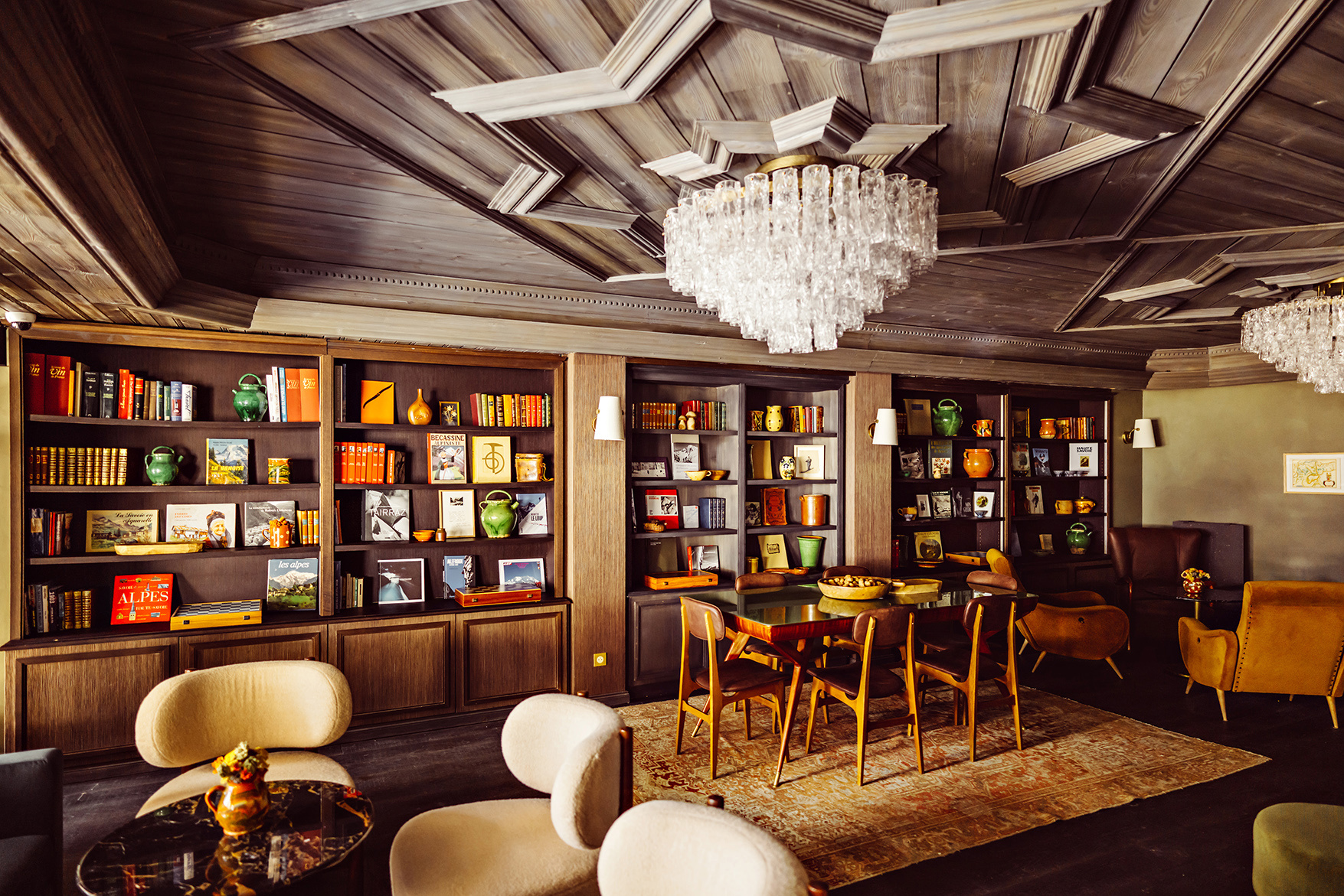 Ski & Snow, Europe, France, The Three Valleys, Val Thorens, Le Fitz Roy, interior library 