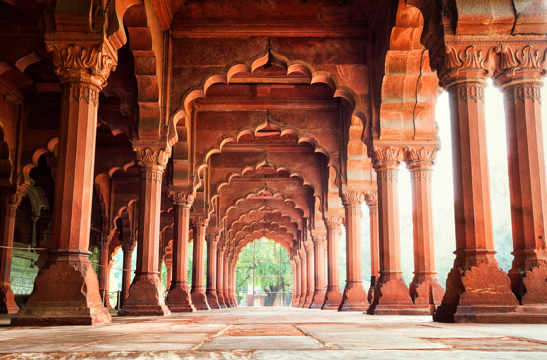 Concrete arches and columns at the Diwan-i-Aam monument
