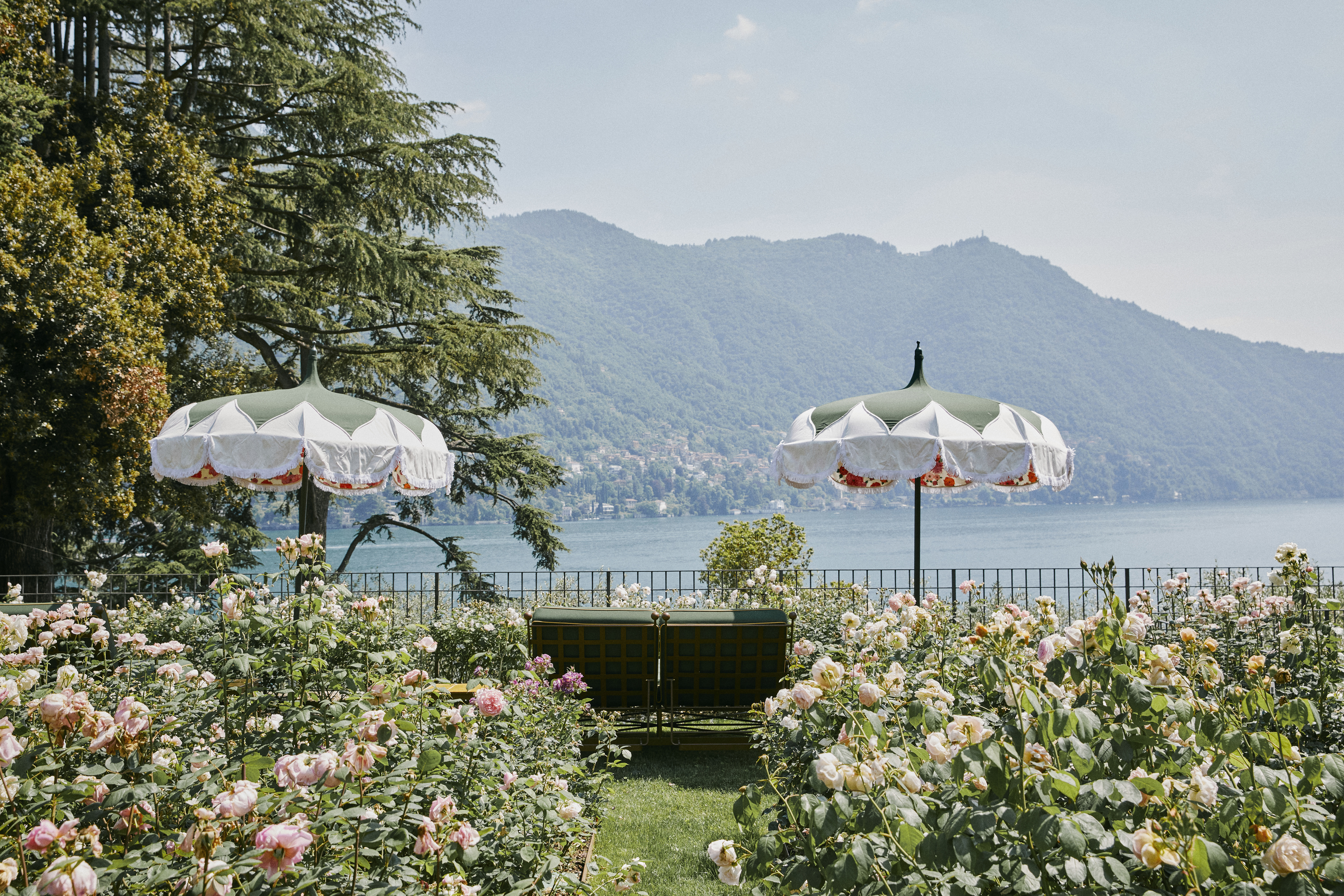 Europe, Italy, Passalacqua, Lake Como, garden seats with lake view