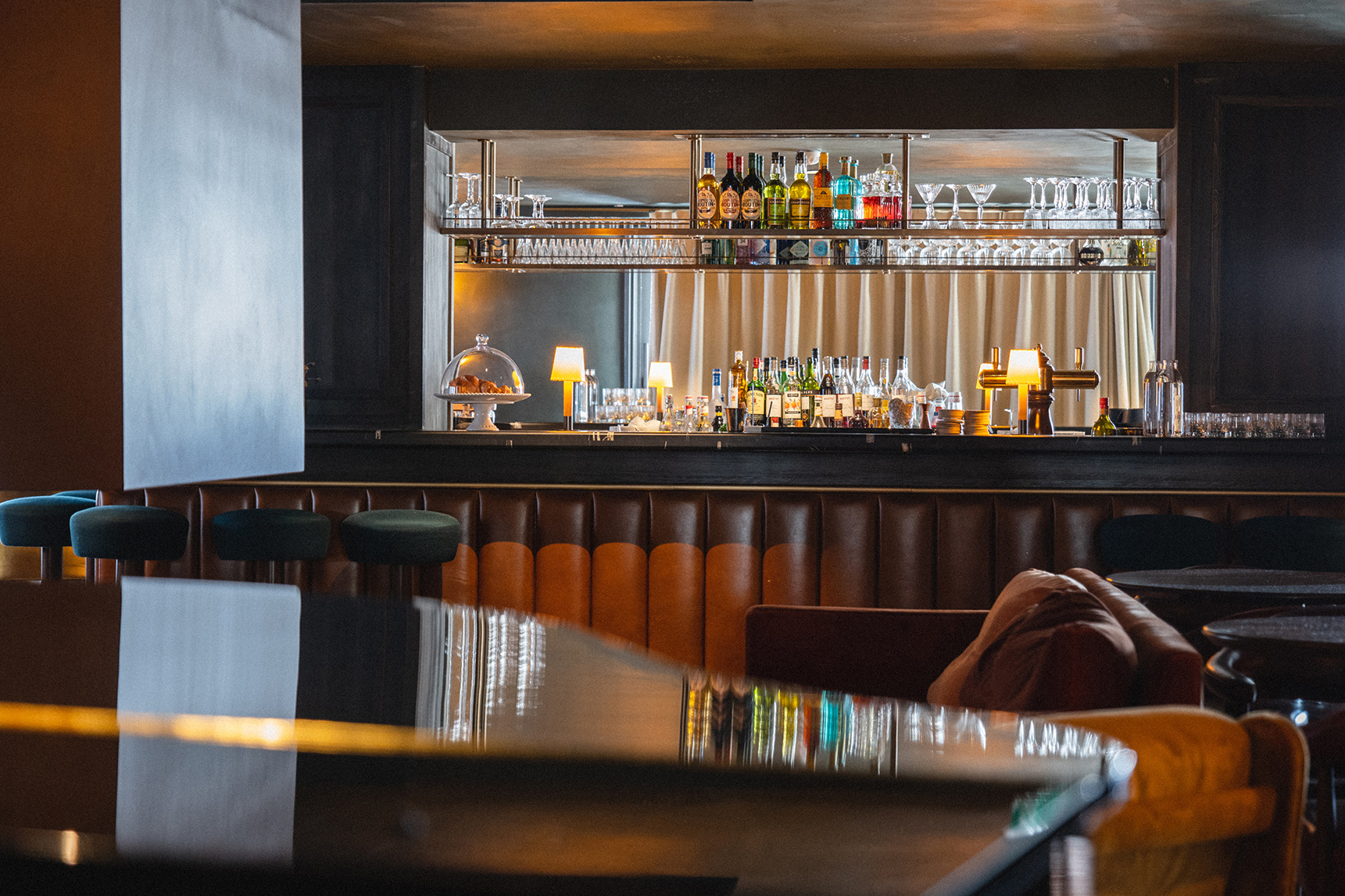 Ski & Snow, Europe, France, The Three Valleys, Val Thorens, Le Fitz Roy, restaurant bar 