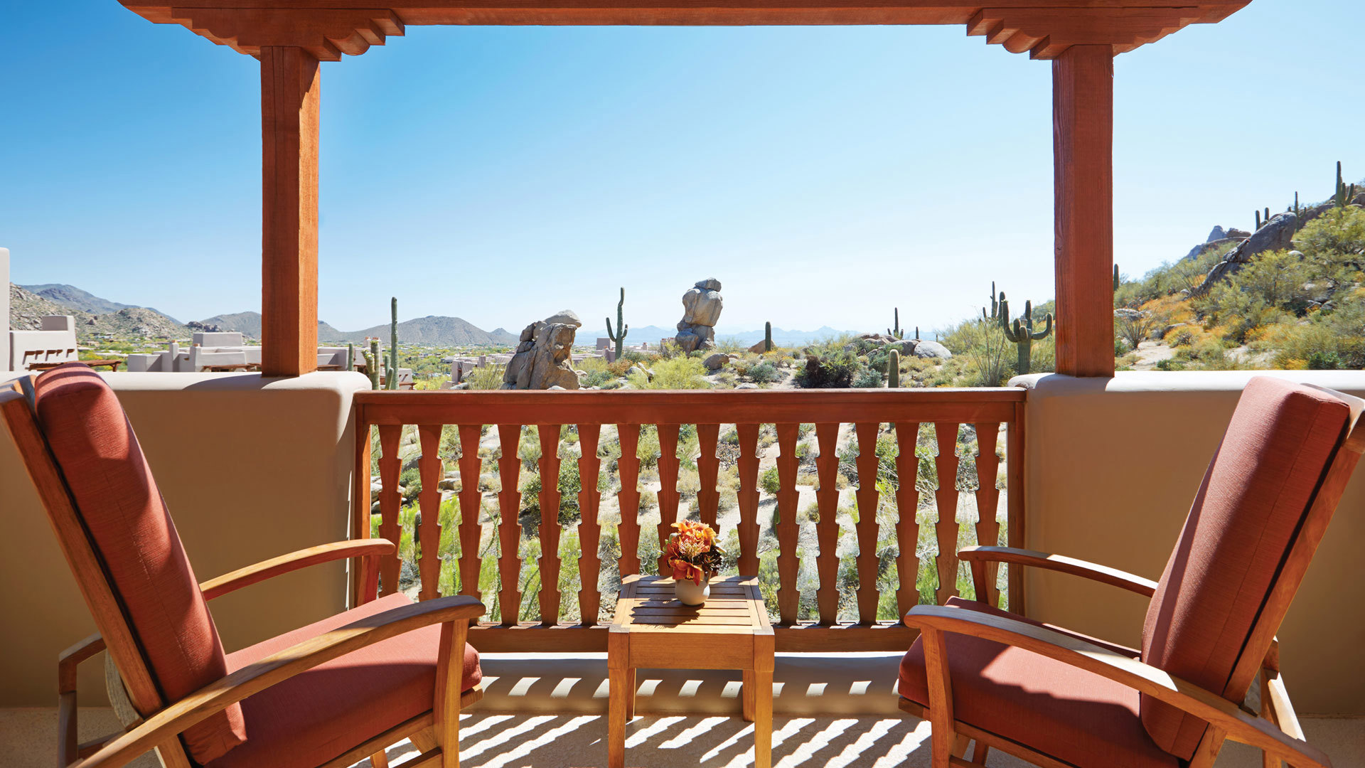 USA, Luxury Arizona Holidays, Four Seasons Resort Scottsdale At Troon North, Balcony views