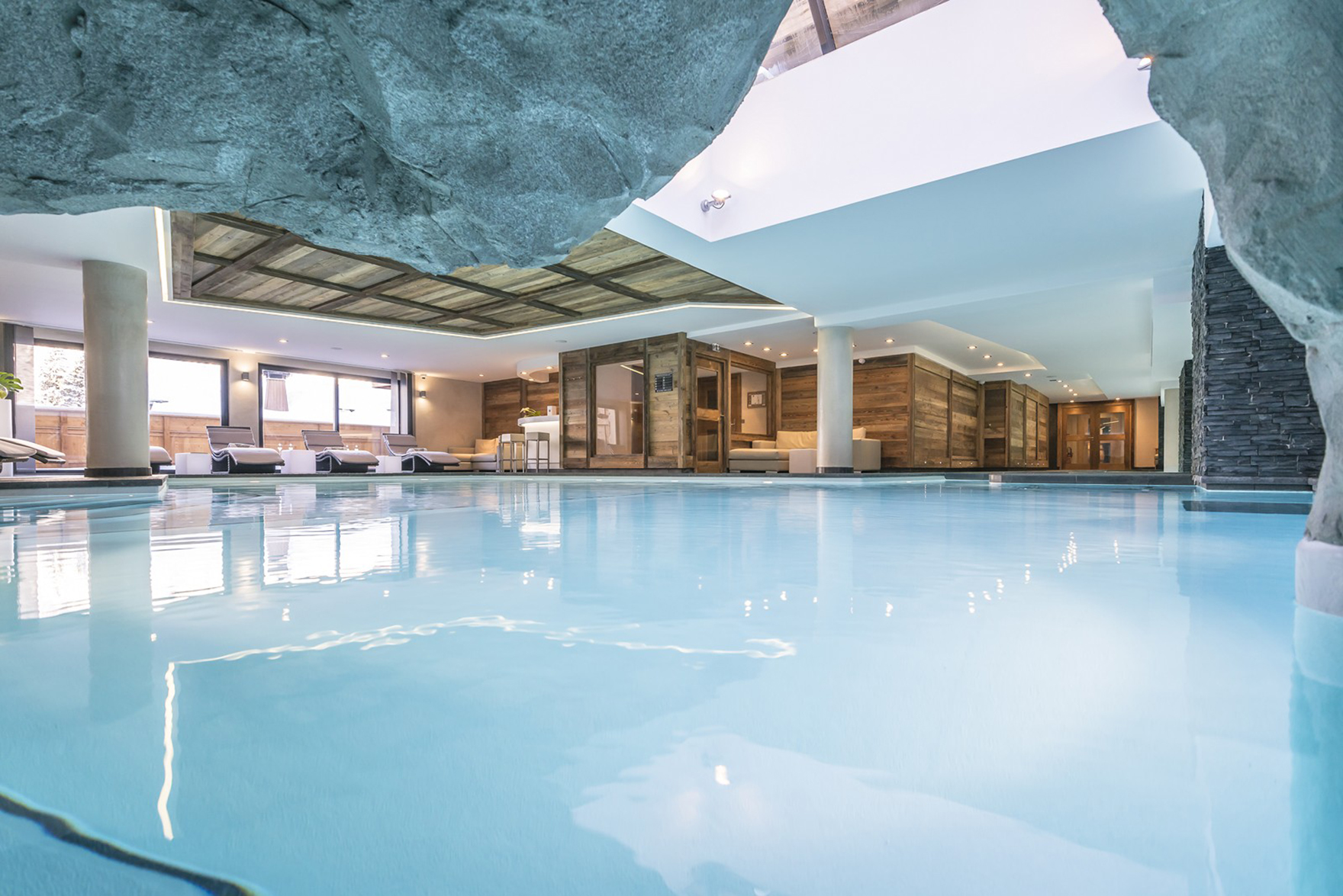 Ski & Snow, Europe, France, Meribel, Le Kalia, pool and poolside lounge chairs 