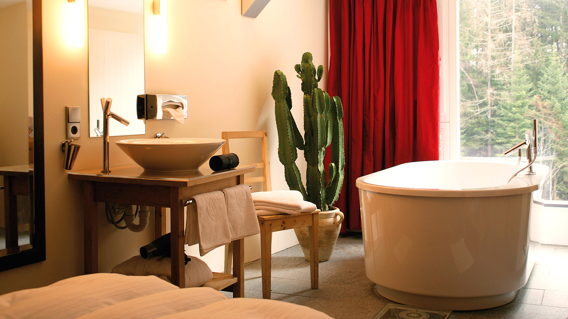 Europe ski, Austria, Raffl's st antoner hof, Bathroom