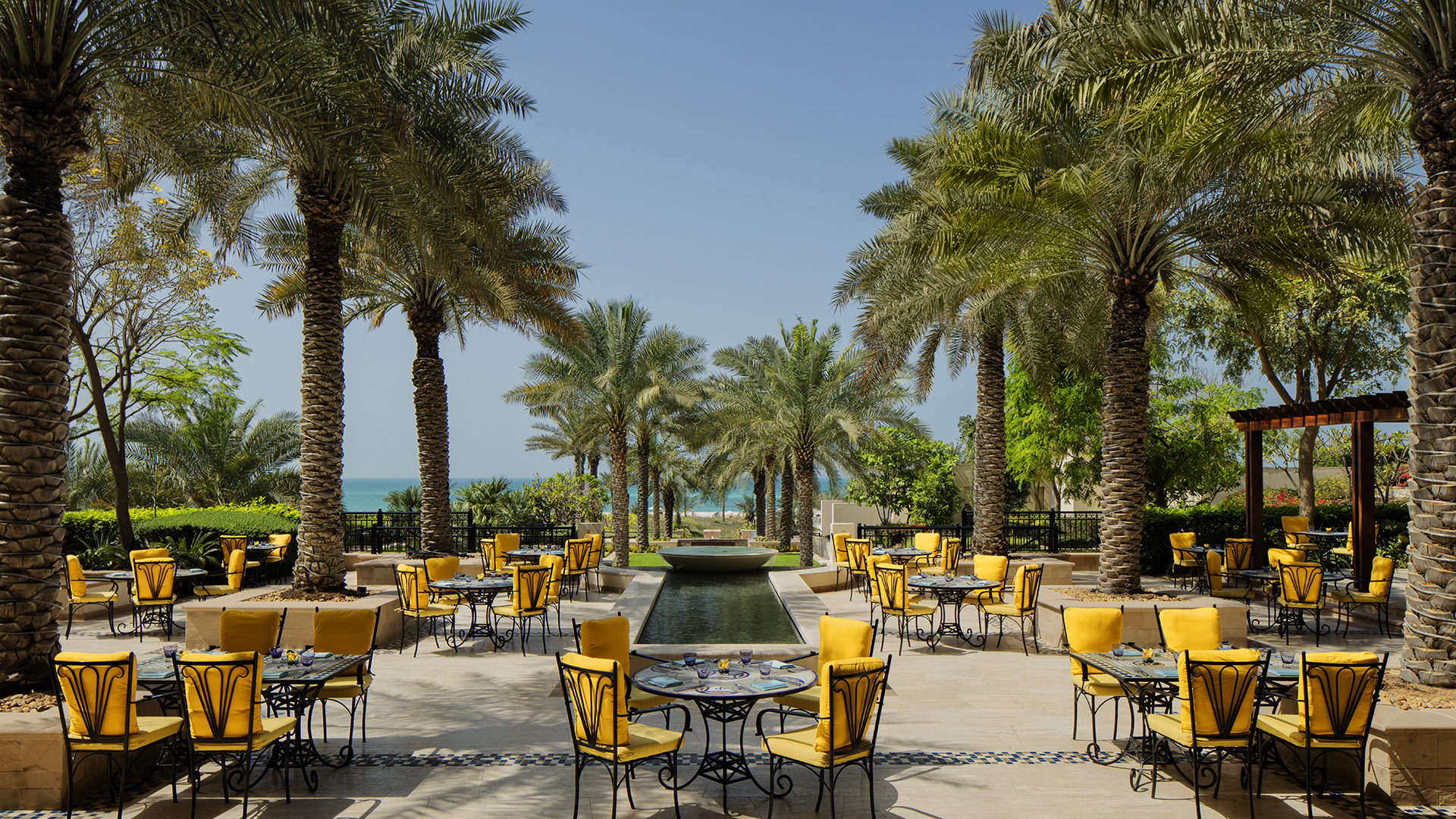 Indian Ocean, Arab Emirates, Abu Dhabi, The St. Regis Saadiyat Island Resort, Outdoor dining area 