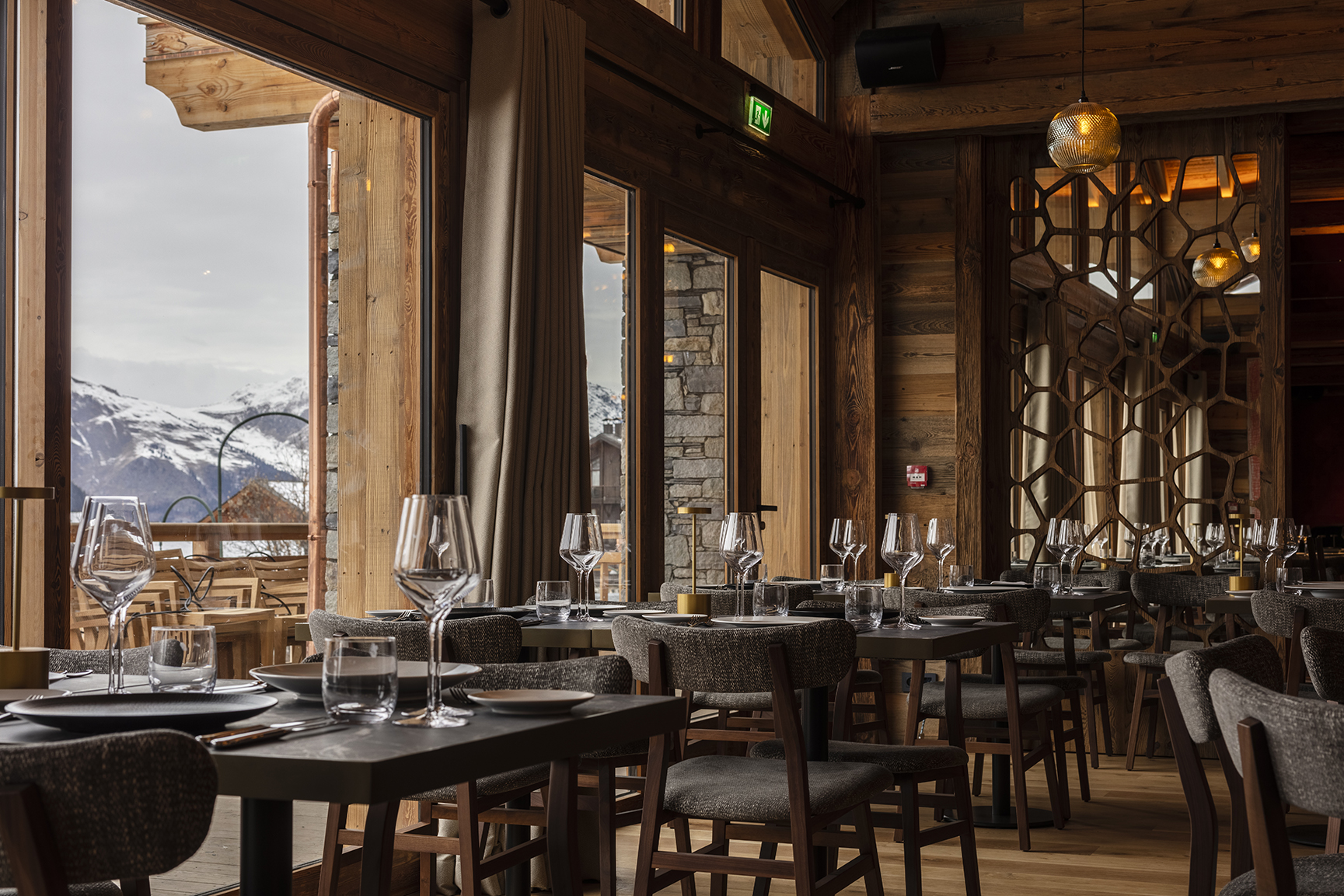 Ski & Snow, France, St Martin de Belleville, M Lodge, dining 