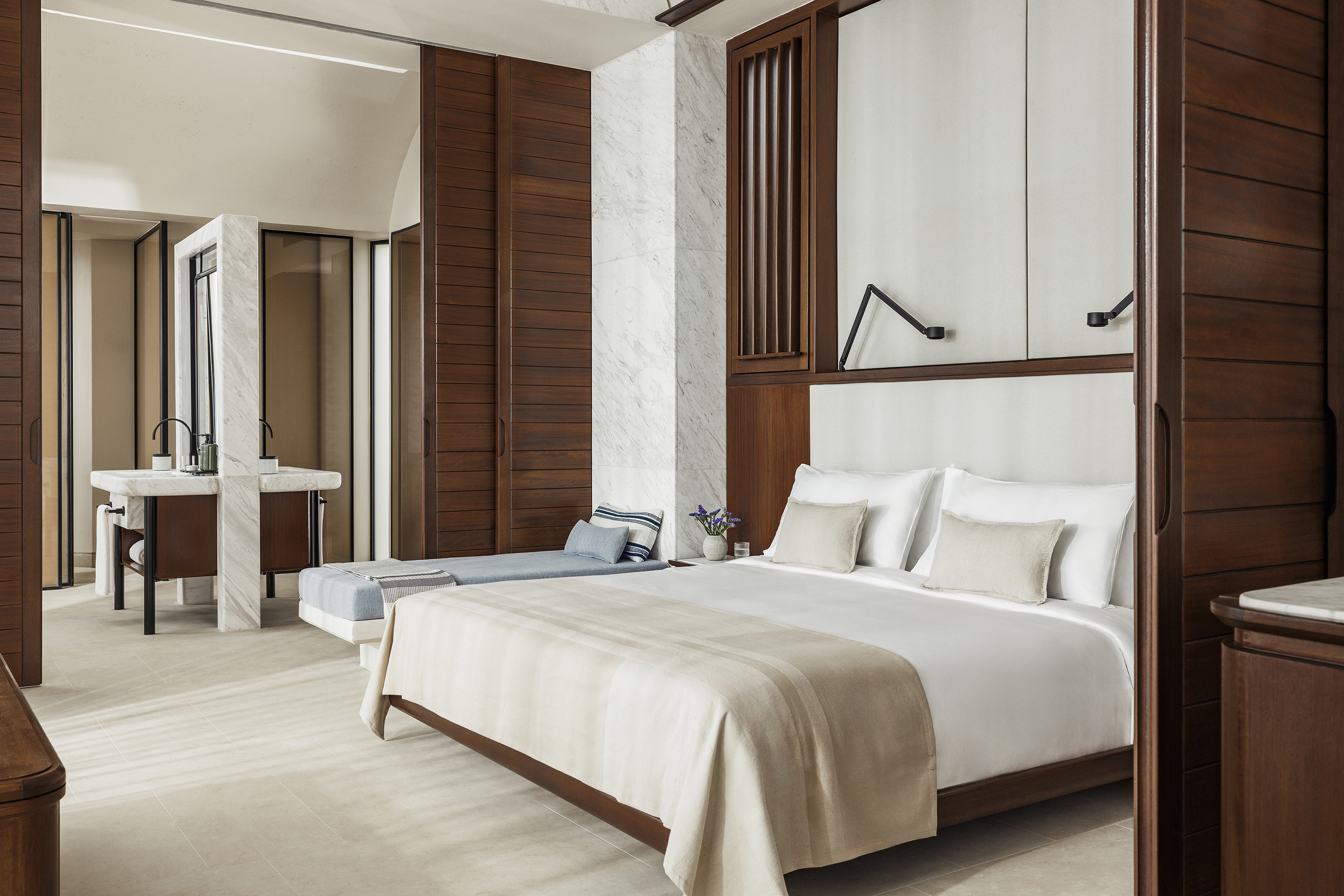 Umbraco.Cms.Core.Models.MediaWithCrops`1[Umbraco.Cms.Web.Common.PublishedModels.Image]