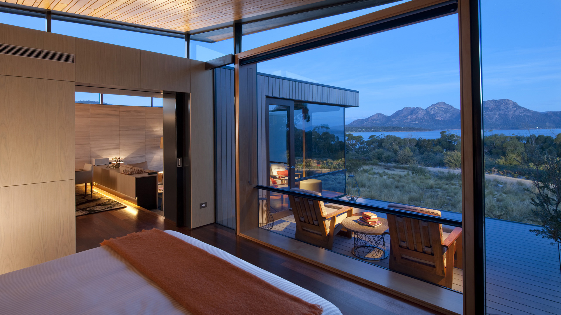  Worldwide, Australia, Coles bay - saffire freycinet, Bedroom suite