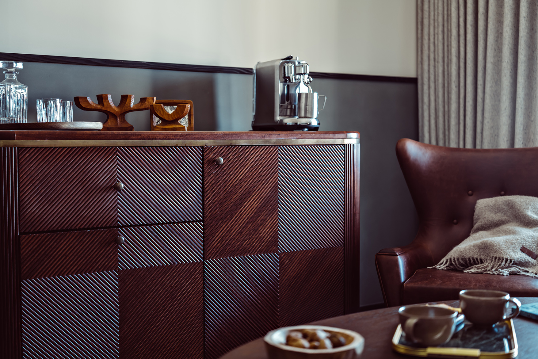 Ski & Snow, Europe, France, The Three Valleys, Val Thorens, Le Fitz Roy, sideboard in room
