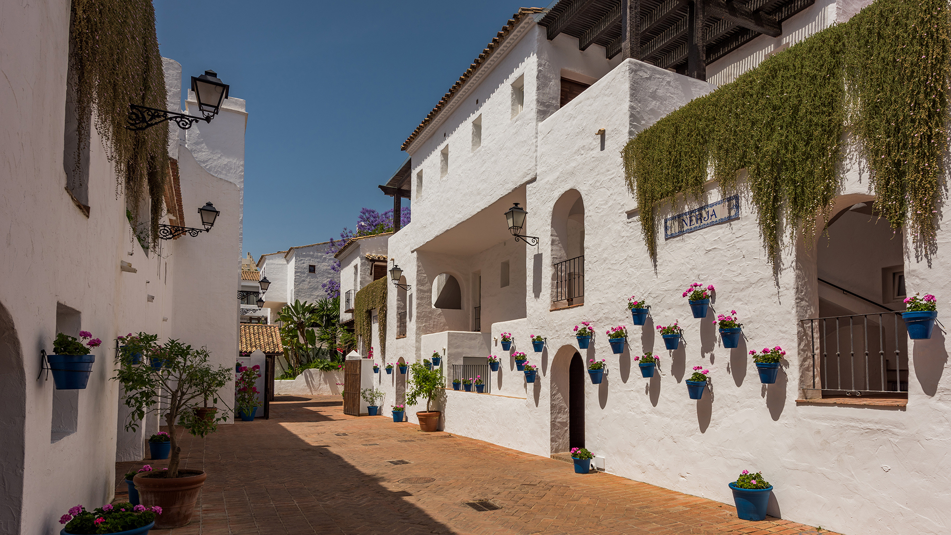 Europe, Spain, Costa del Sol, Puente Romano Beach Resort, Gardens