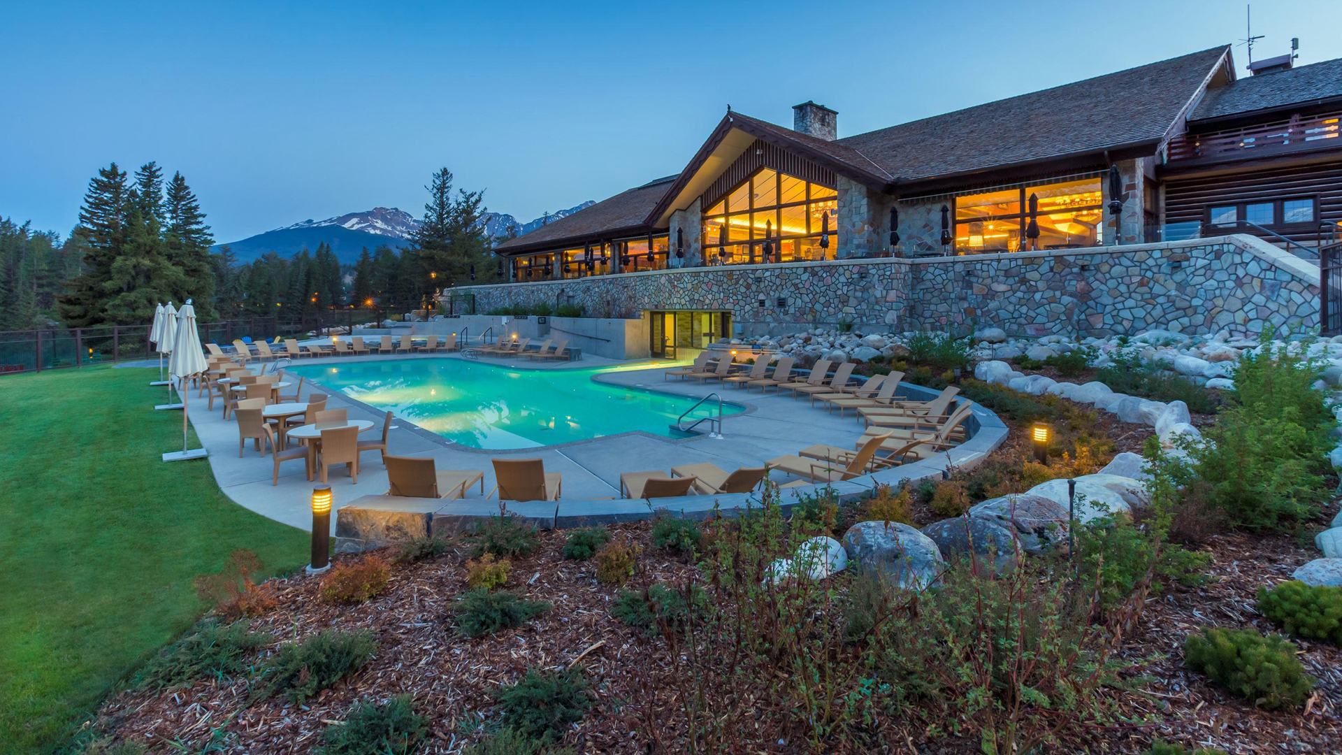 USA, Luxury Canada Holidays, Fairmont Jasper Park Lodge, Swimming pool