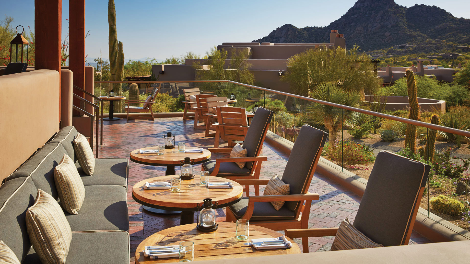 USA, Luxury Arizona Holidays, Four Seasons Resort Scottsdale At Troon North, Dining with a view