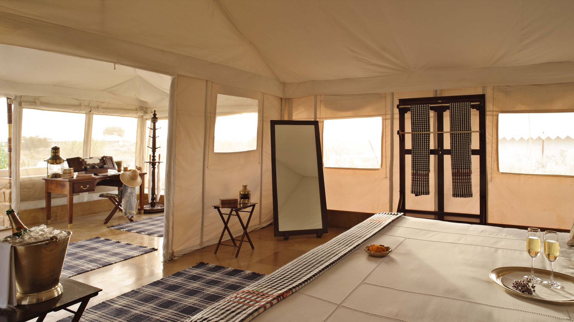 Worldwide, India, The serai, tented bedroom