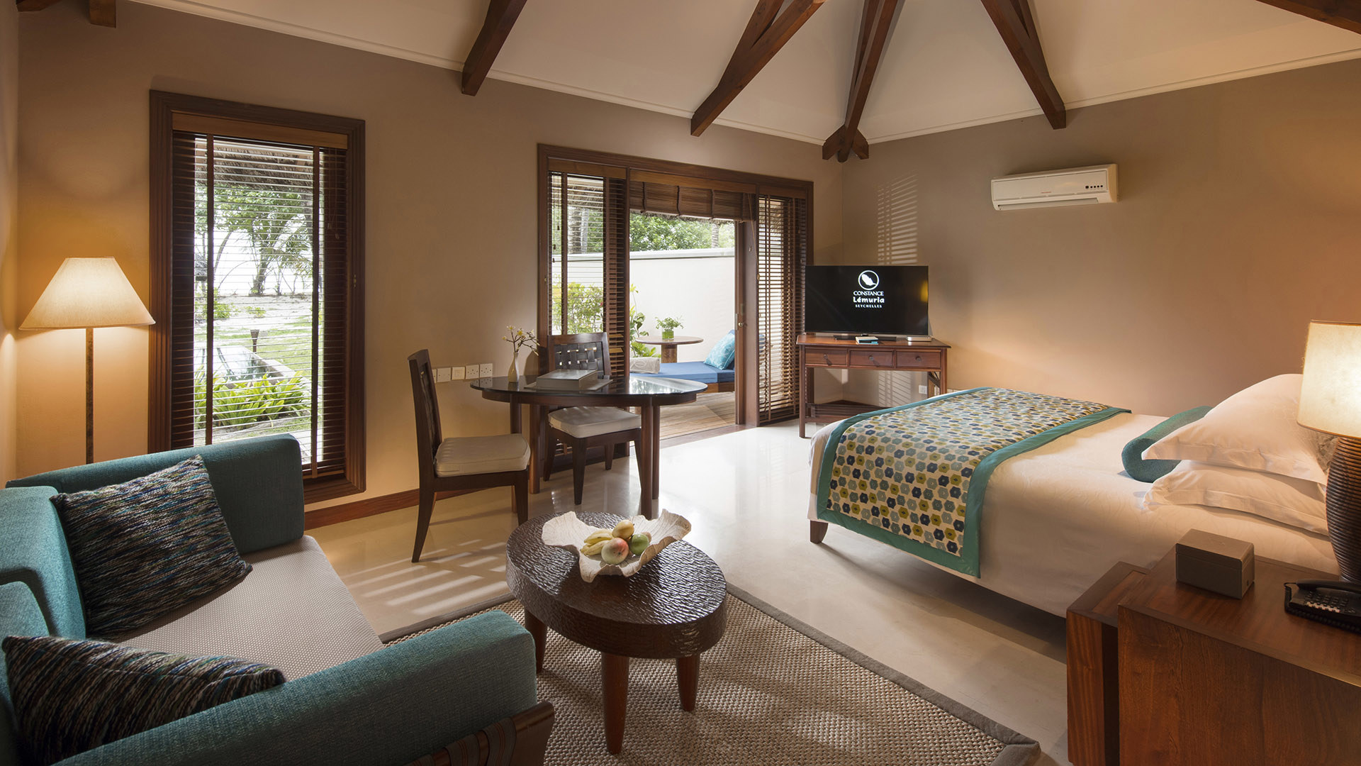 Indian ocean, Seychelles, Constance lemuria resort, Pool Villa Bedroom