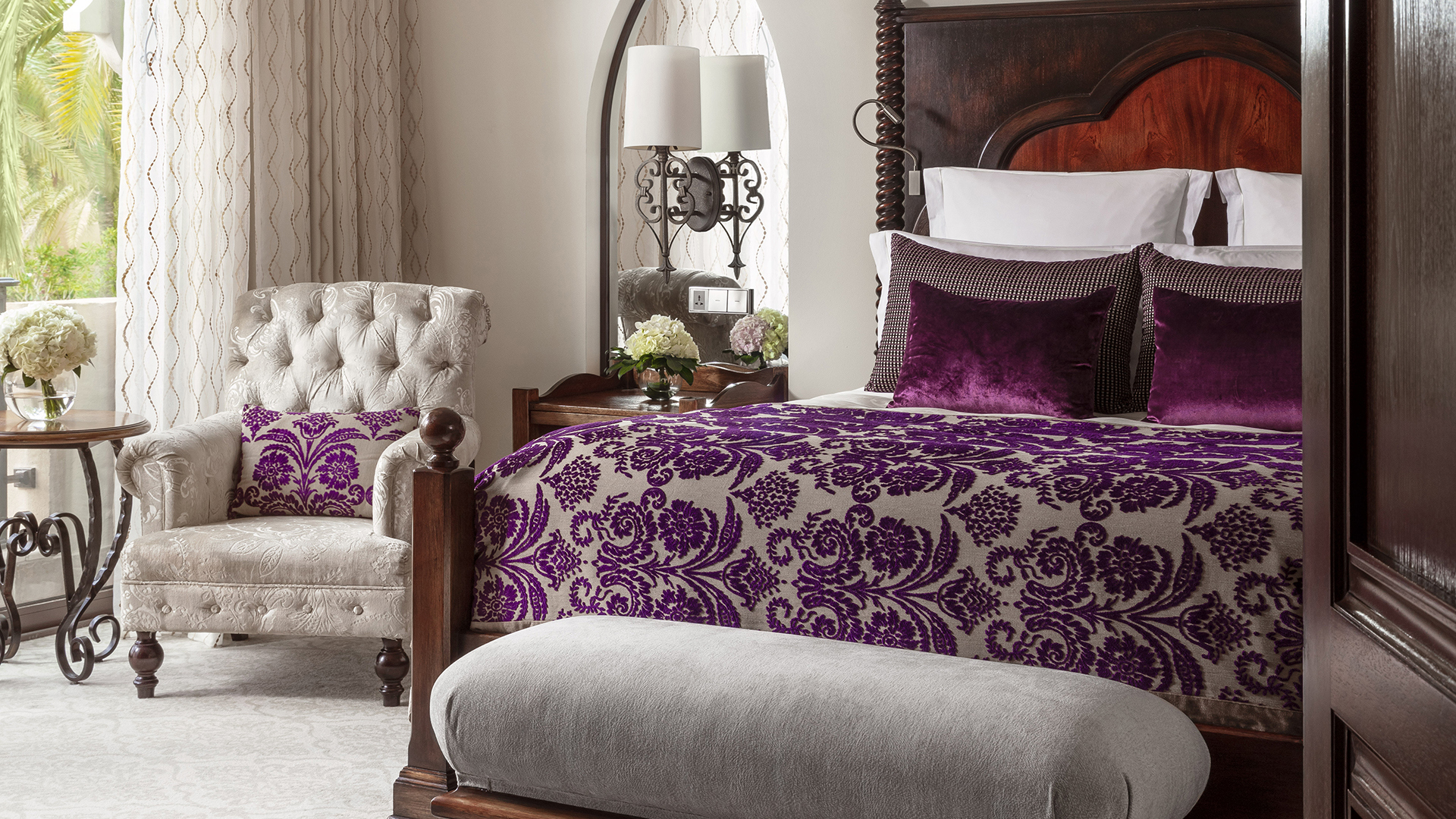 Indian Ocean & Arabia, Luxury Dubai holidays, One&Only Royal Mirage - Residence & Spa, Executive Suite Bed