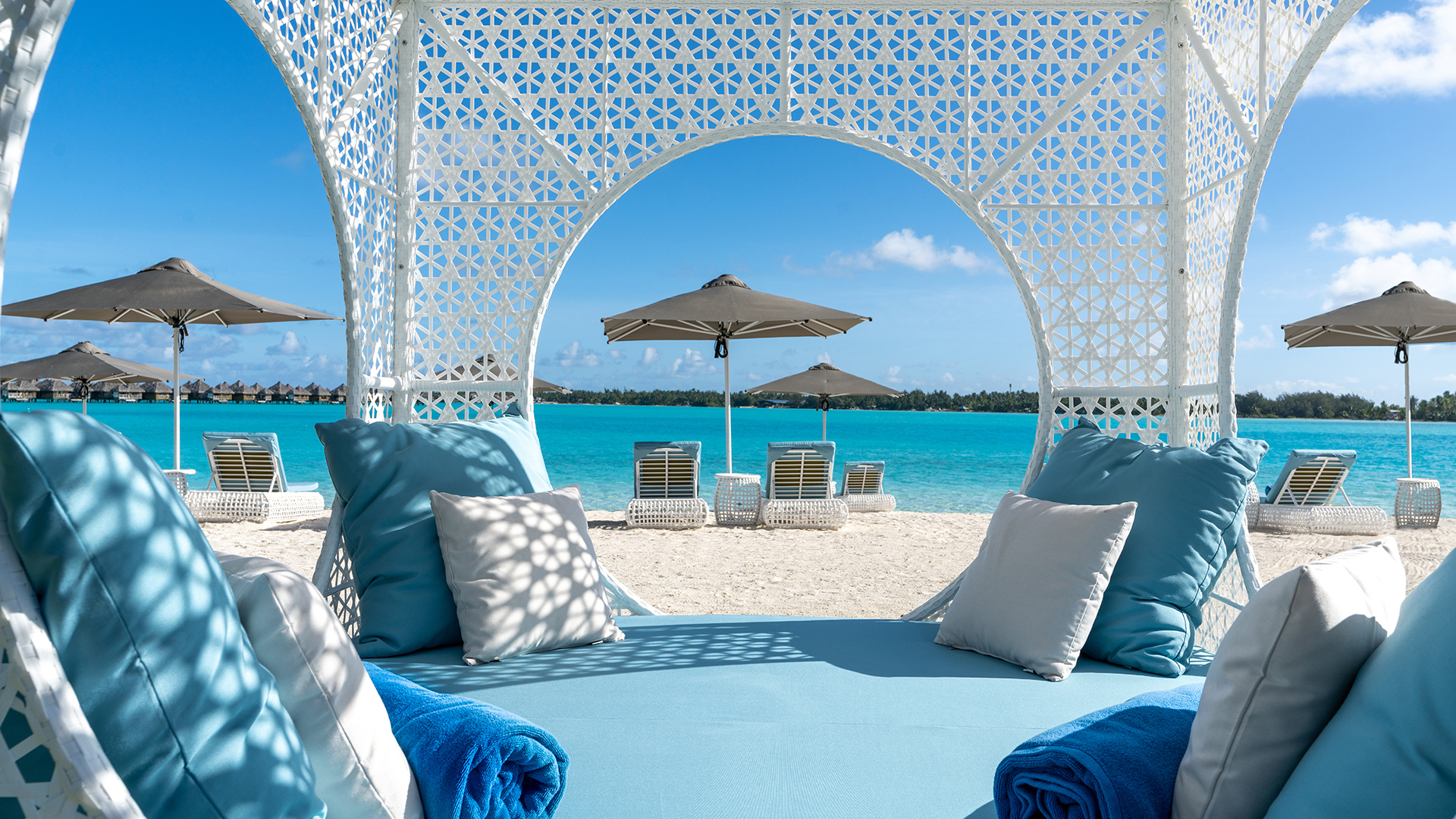  Worldwide, French Polynesia, St Regis Bora Bora, Beach Cabana