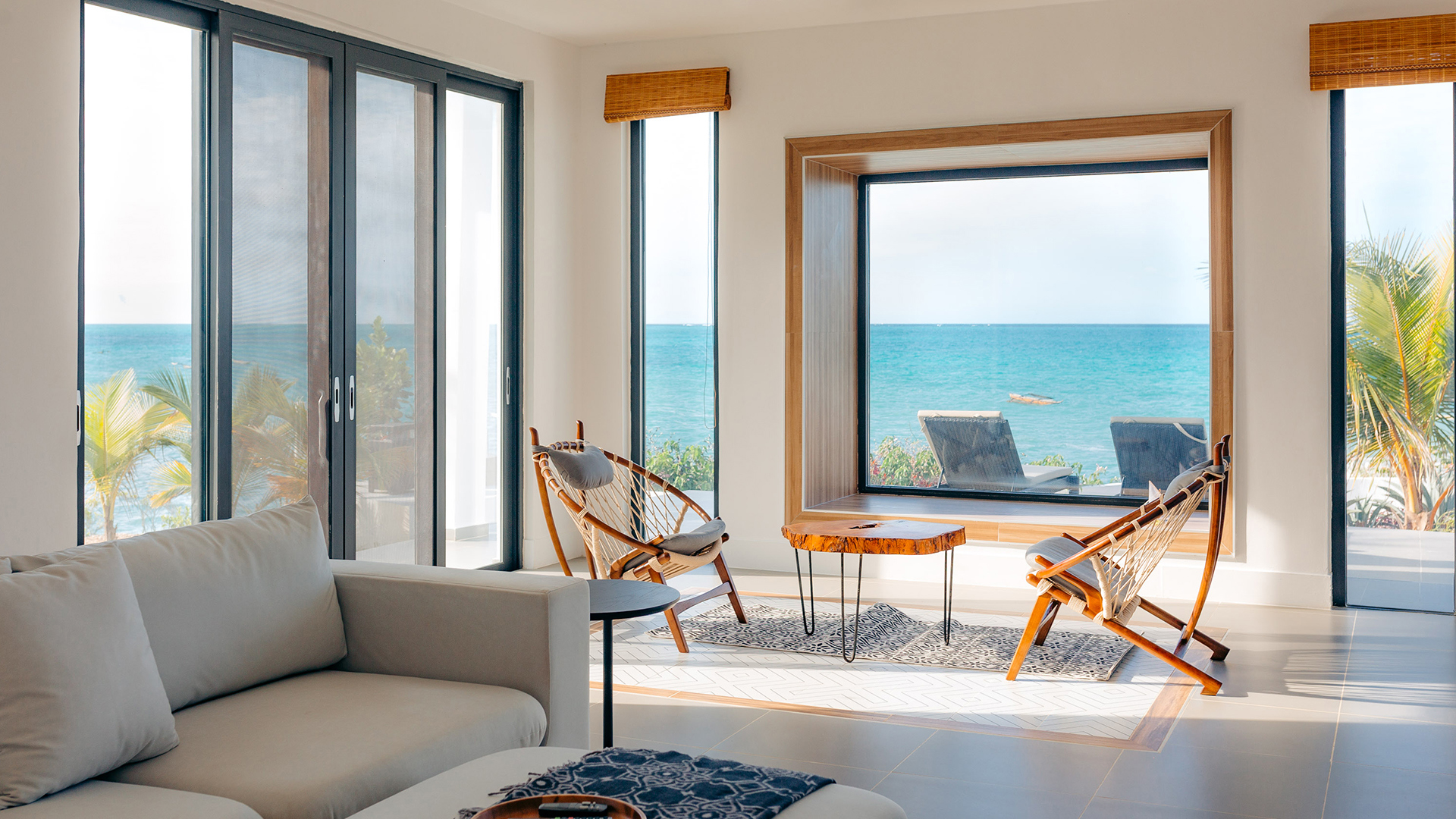  Africa, Zanzibar, Safirablu, Land's End Lounge