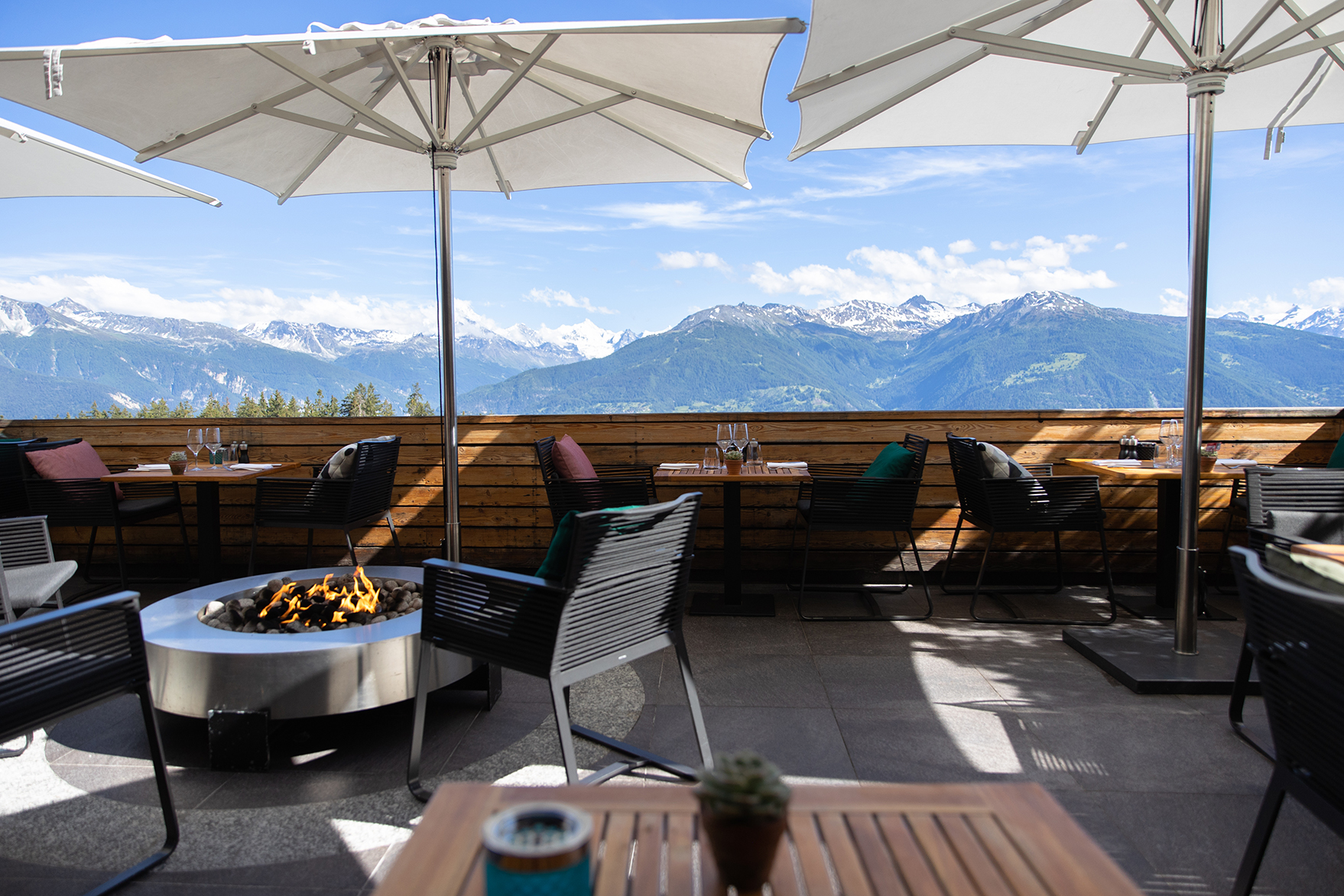 Ski & Snow, Europe, Switzerland, Crans Montana, Crans Ambassador, Terrace 