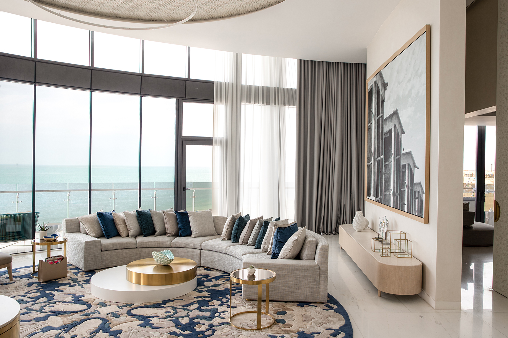 Arabia, Abu Dhabi, Jumeirah Saadiyat Island, Suite Living Room
